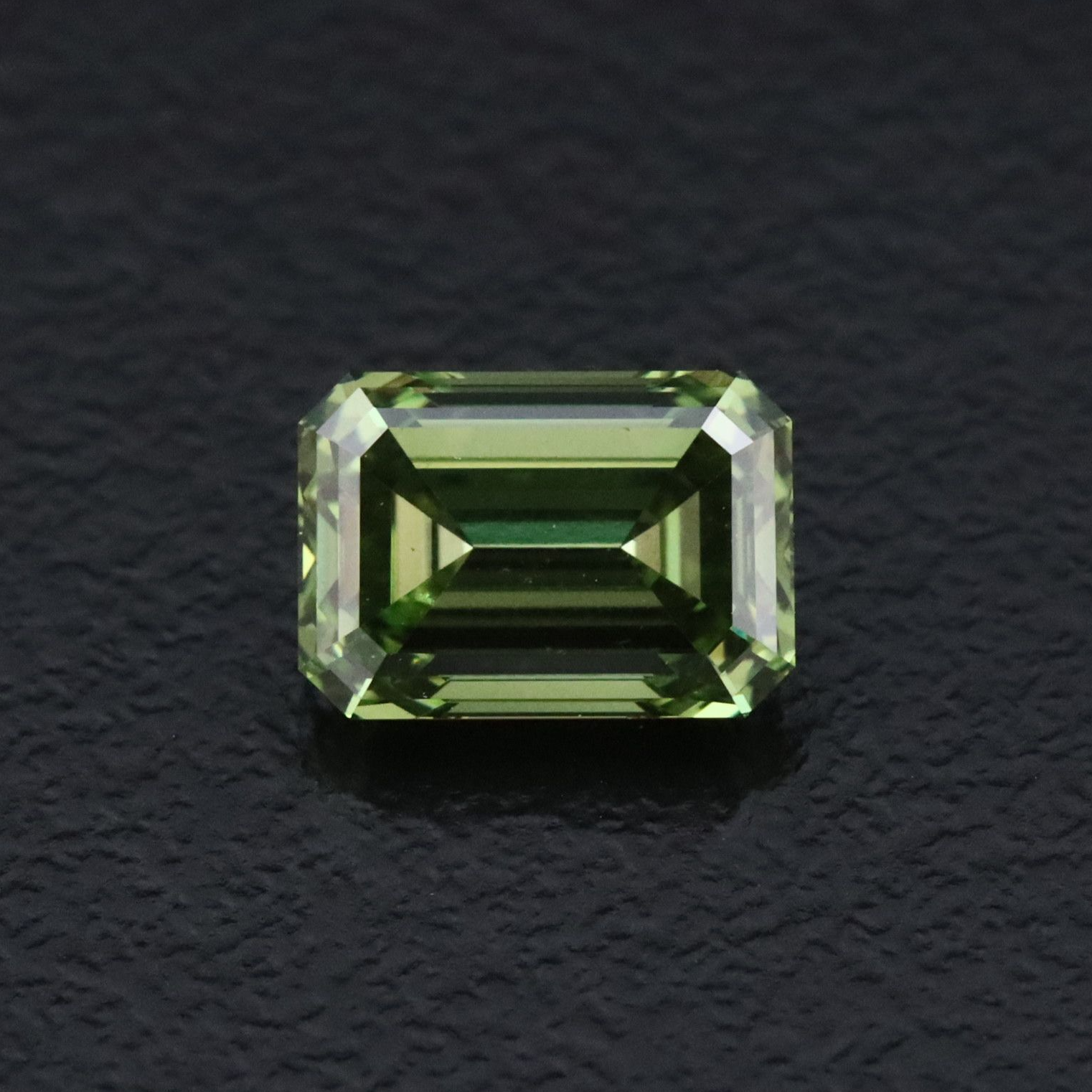 Loose 1.01 CT Lab Grown Fancy Vivid Green Diamond with IGI Report