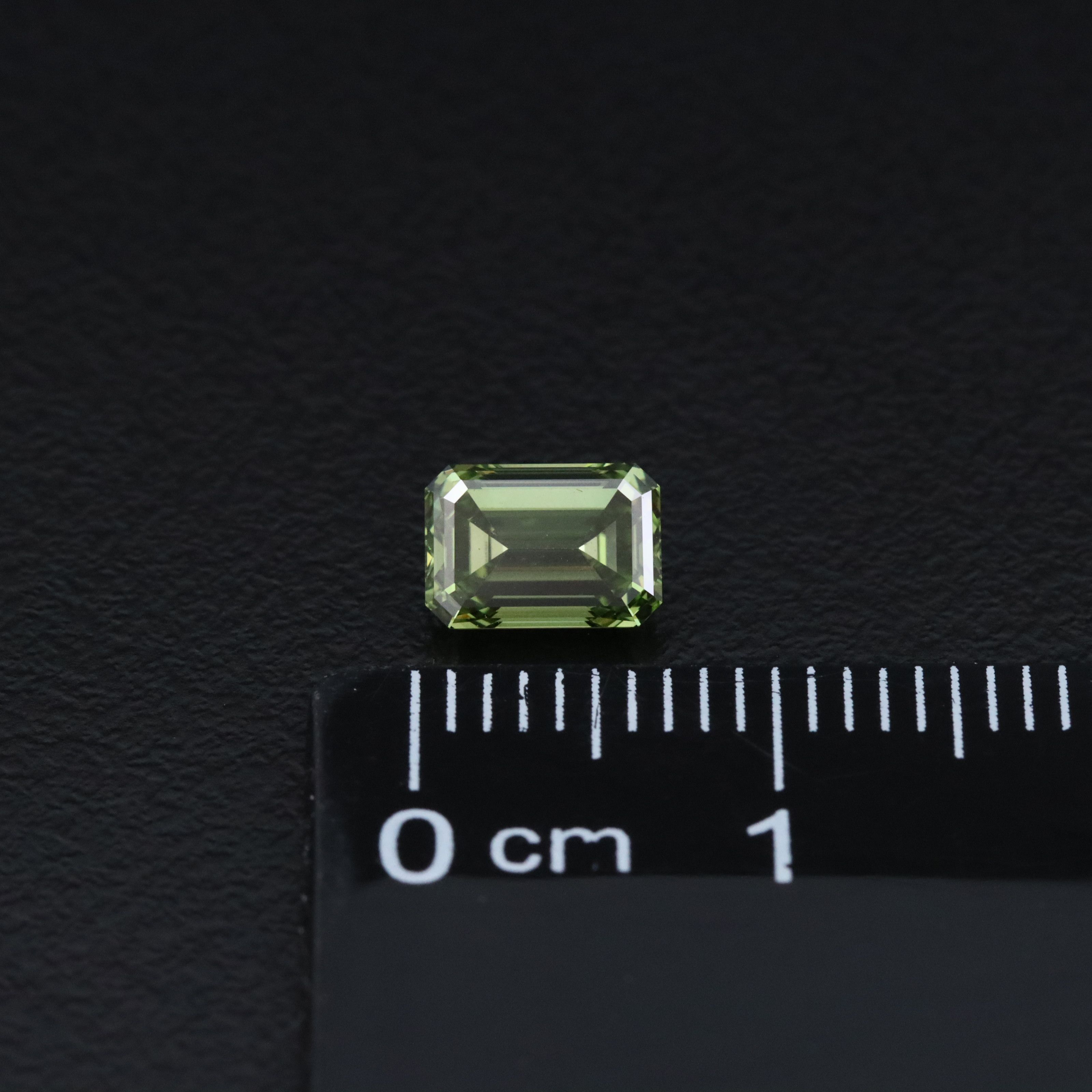 Loose 1.01 CT Lab Grown Fancy Vivid Green Diamond with IGI Report