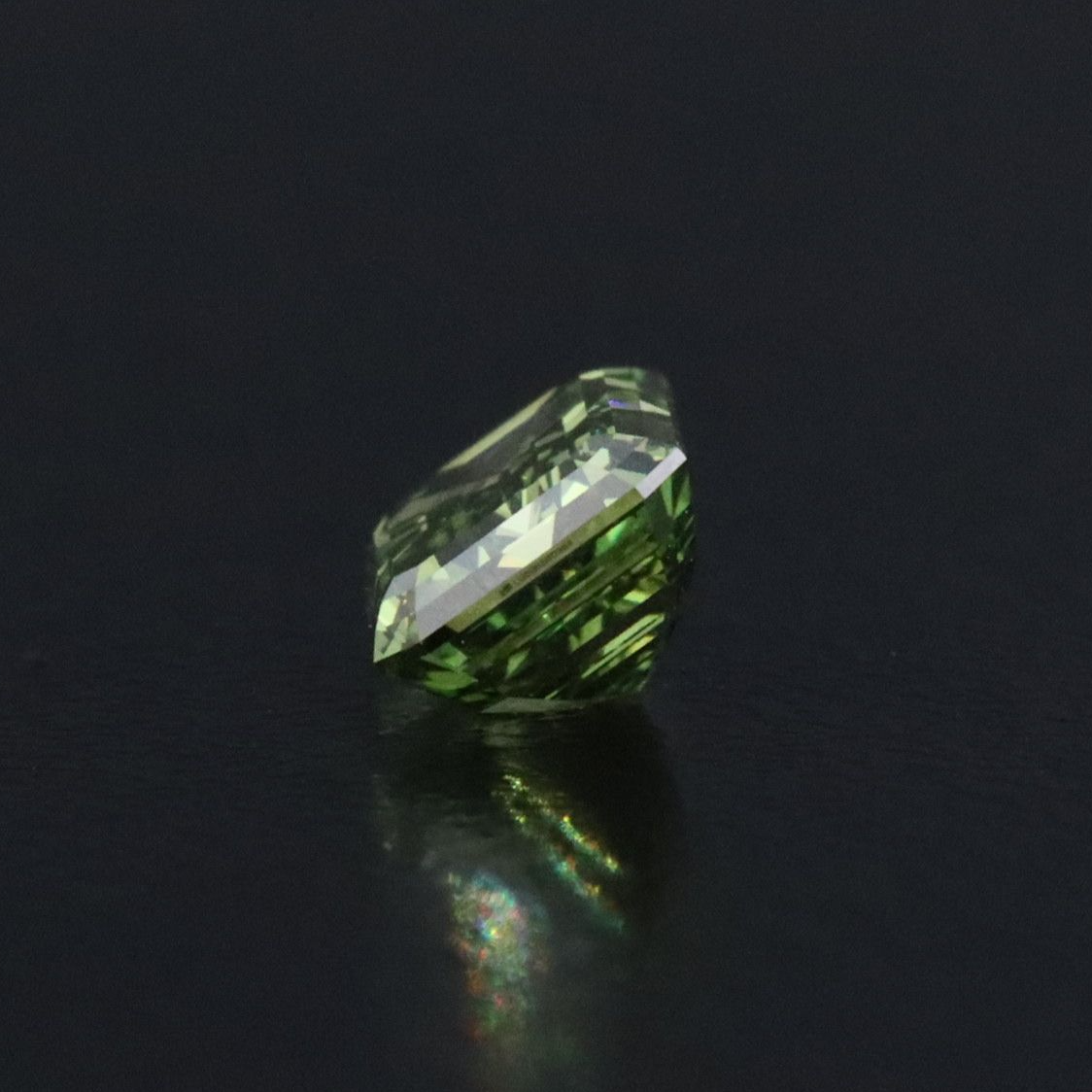Loose 1.01 CT Lab Grown Fancy Vivid Green Diamond with IGI Report