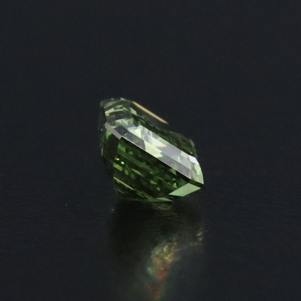 Loose 1.01 CT Lab Grown Fancy Vivid Green Diamond with IGI Report