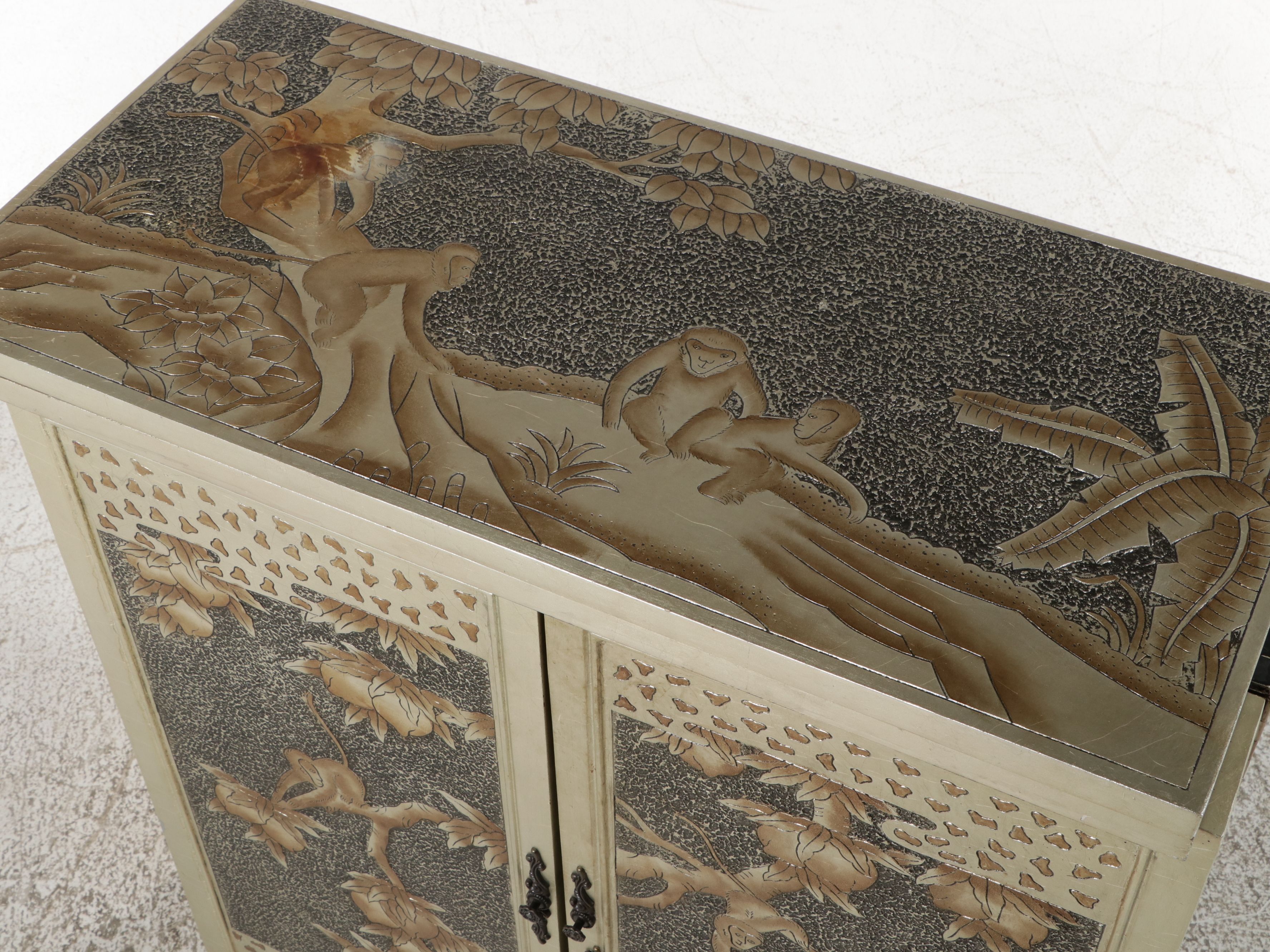 Hollywood Regency Style Lacquered Wood Chinoiserie Decorated Dry Bar Cabinet