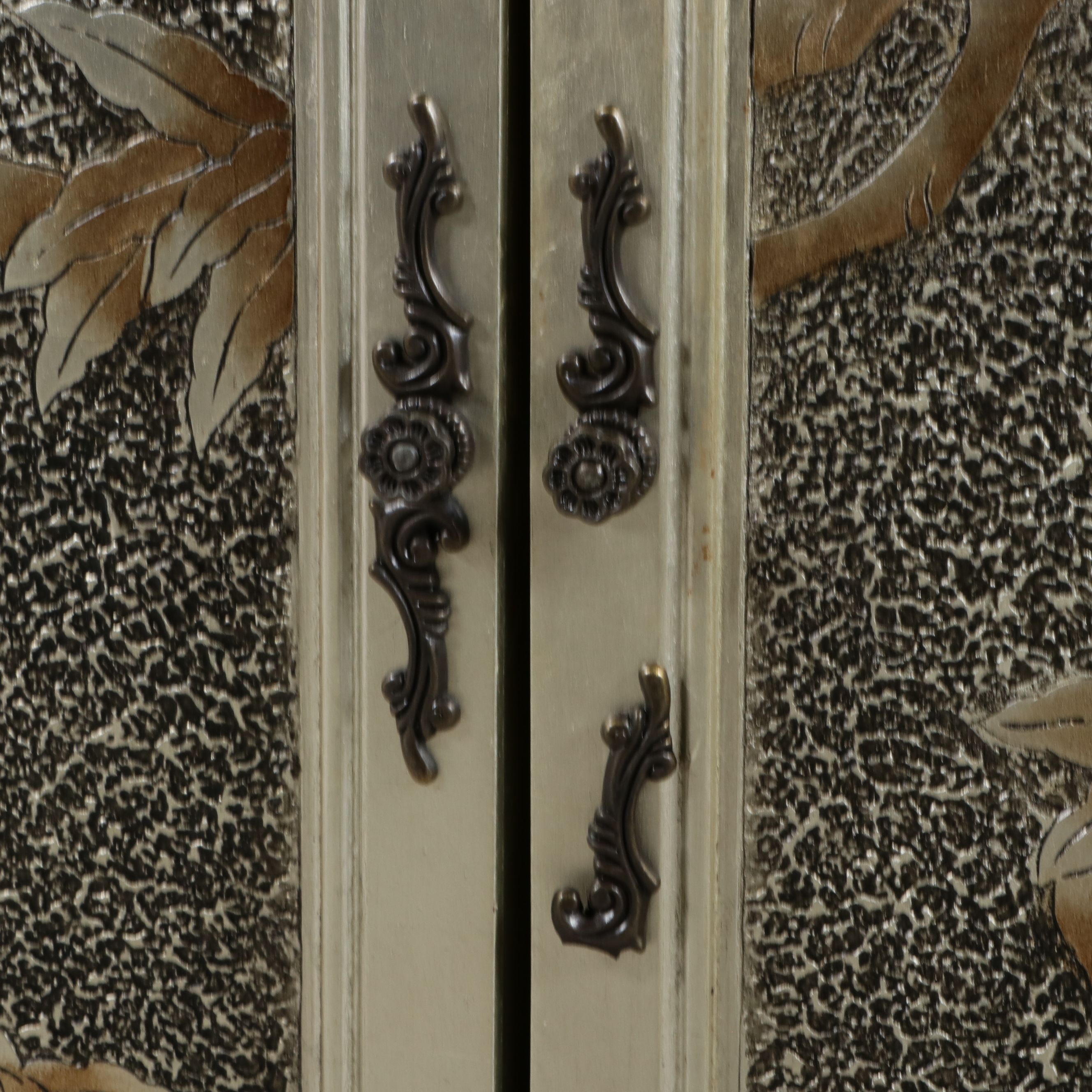 Hollywood Regency Style Lacquered Wood Chinoiserie Decorated Dry Bar Cabinet