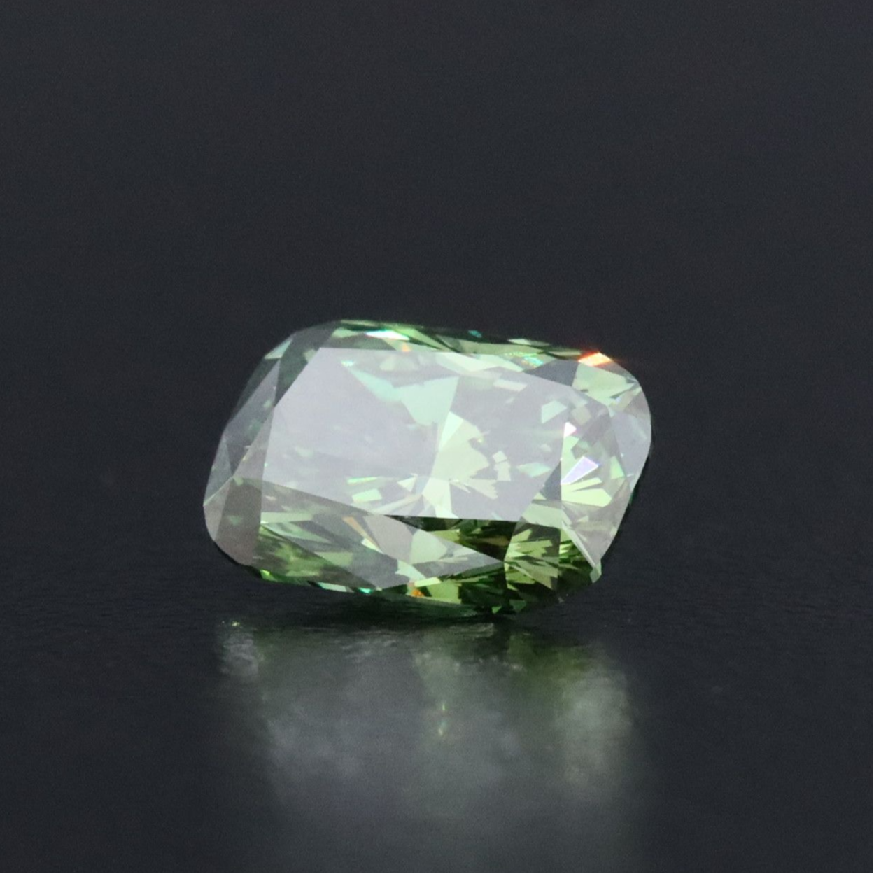 Loose 1.50 CT Lab Grown Fancy Vivid Green Diamond with IGI Report