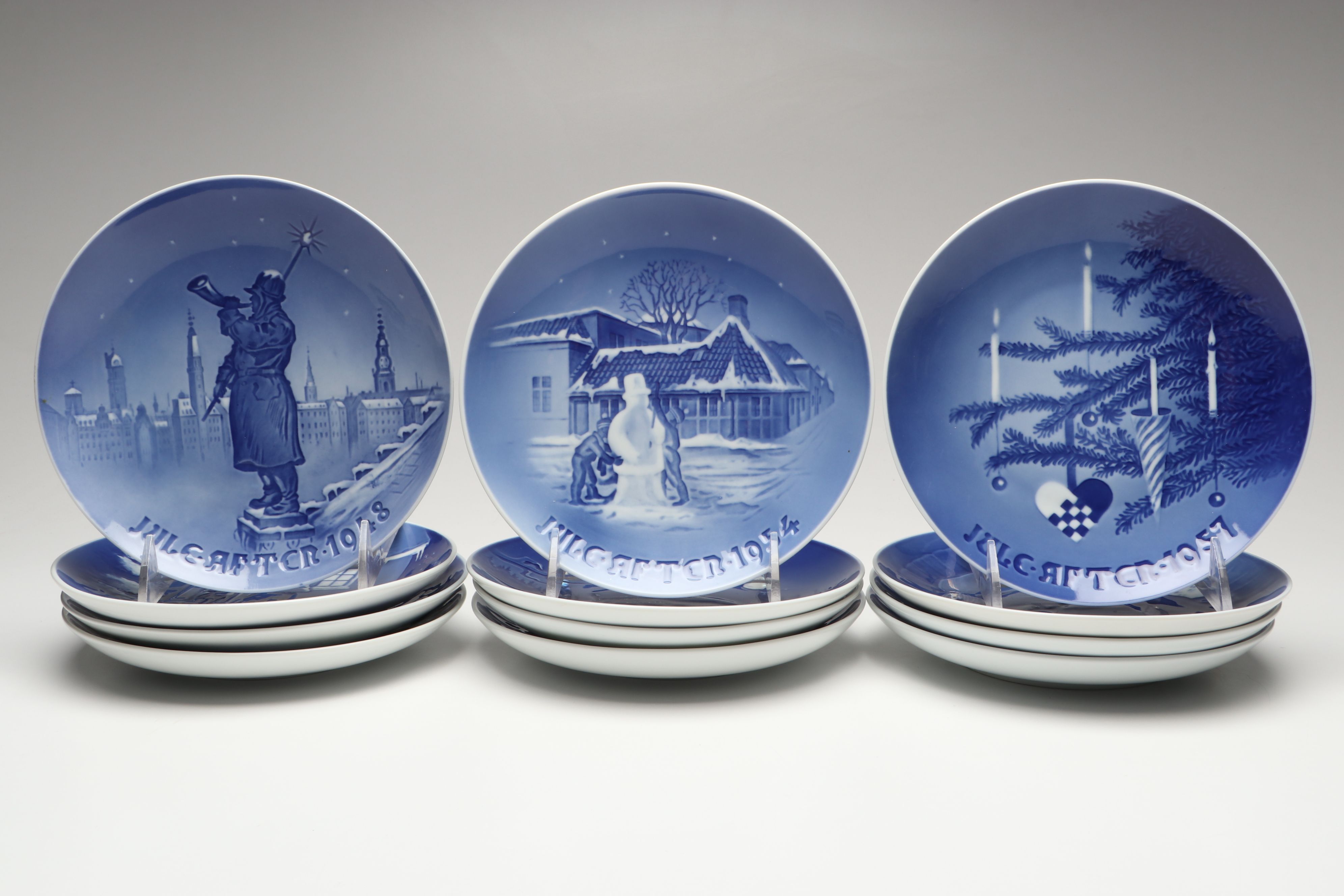 Bing & Grøndahl Porcelain Collector Plates Featuring "Julegrønden"