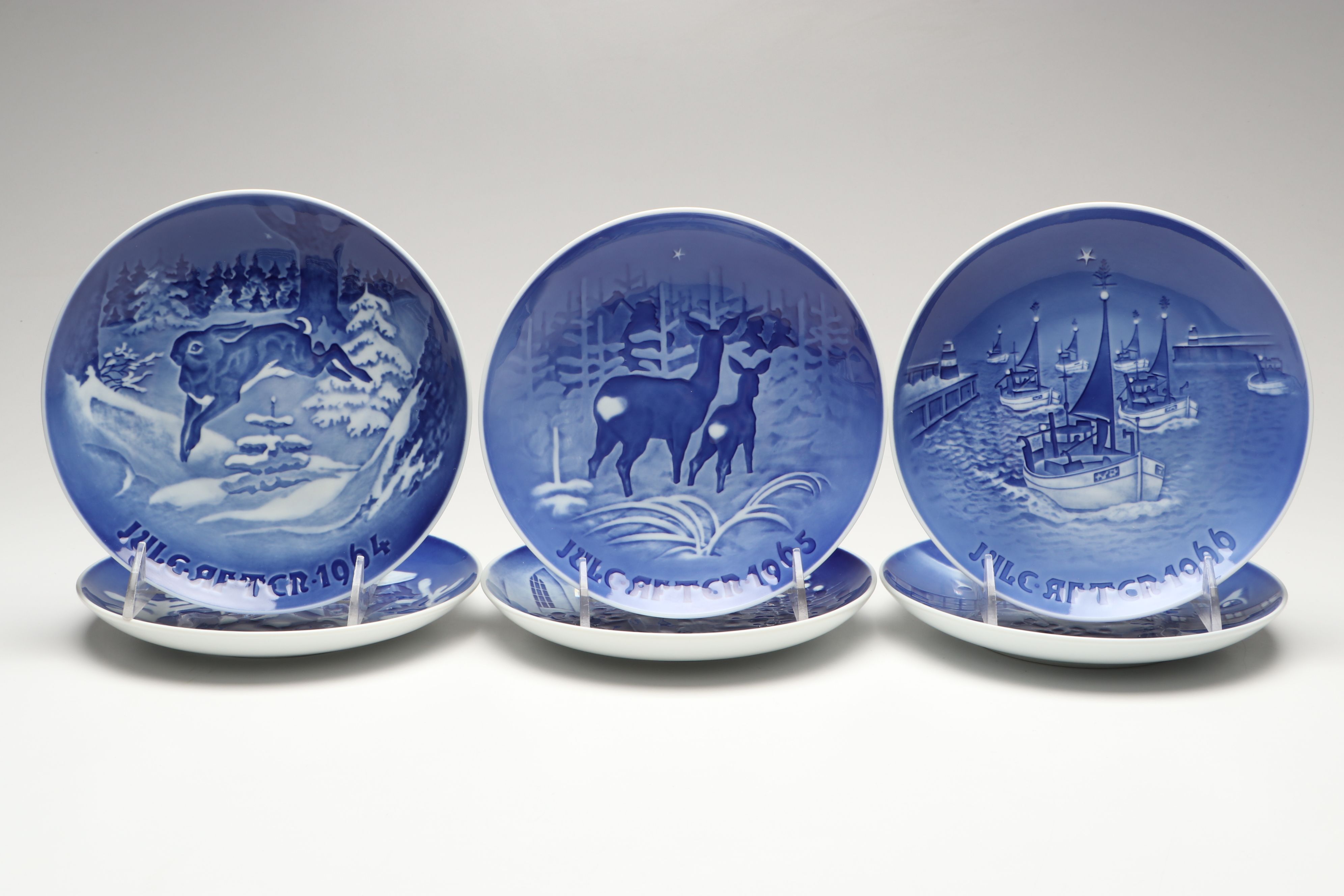 Bing & Grøndahl Porcelain Collector Plates Featuring "Julegrønden"