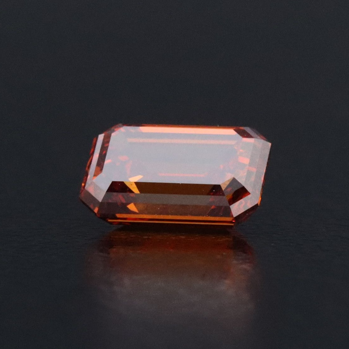 Loose 1.03 CT Lab Grown Fancy Vivid Orange Diamond with IGI Report