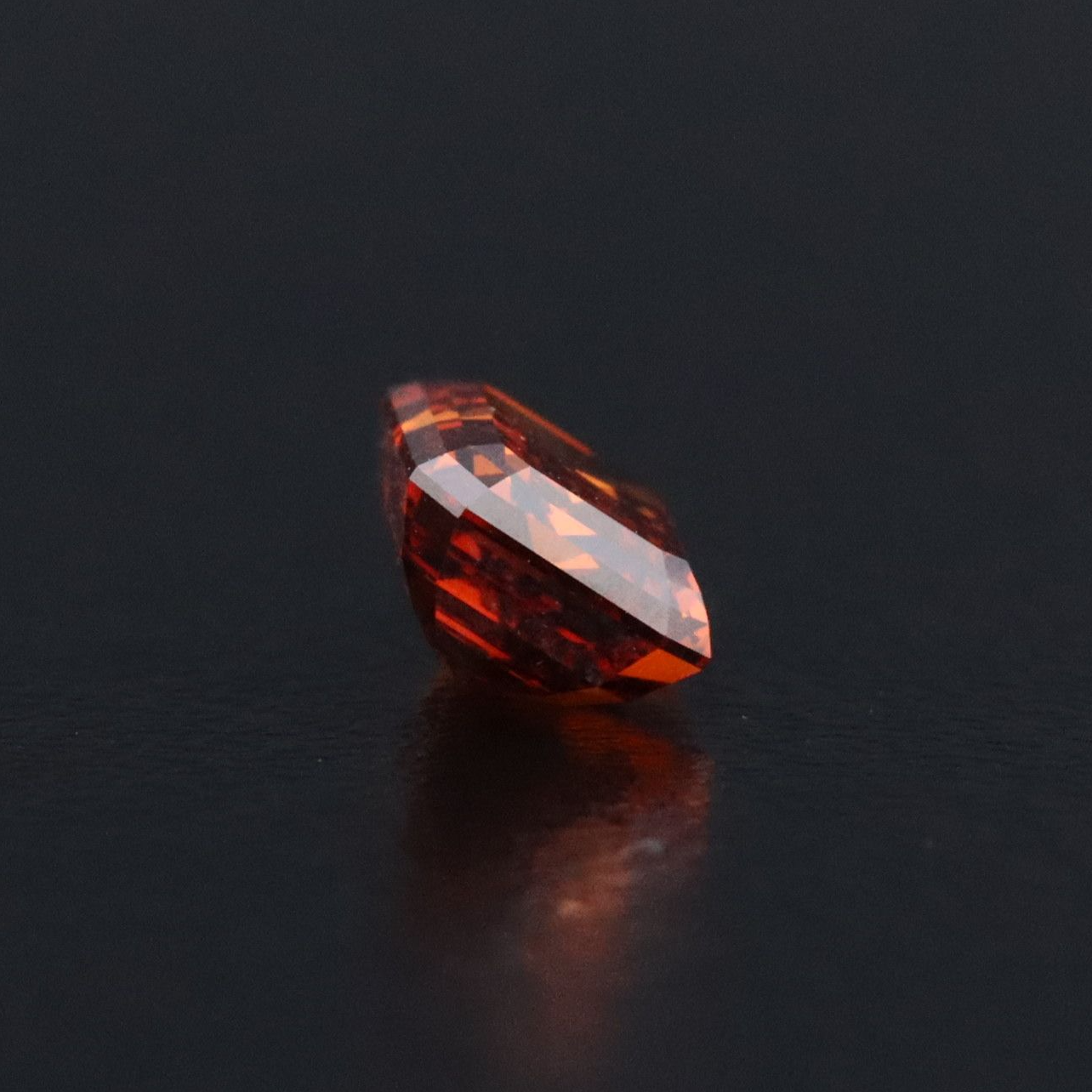 Loose 1.03 CT Lab Grown Fancy Vivid Orange Diamond with IGI Report