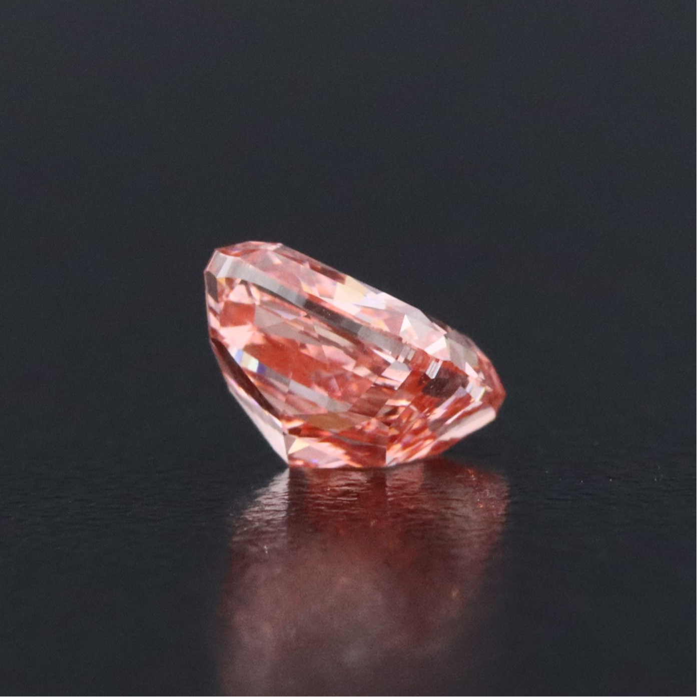 Loose 1.59 CT Lab Grown Fancy Vivid Pink Diamond with IGI Report