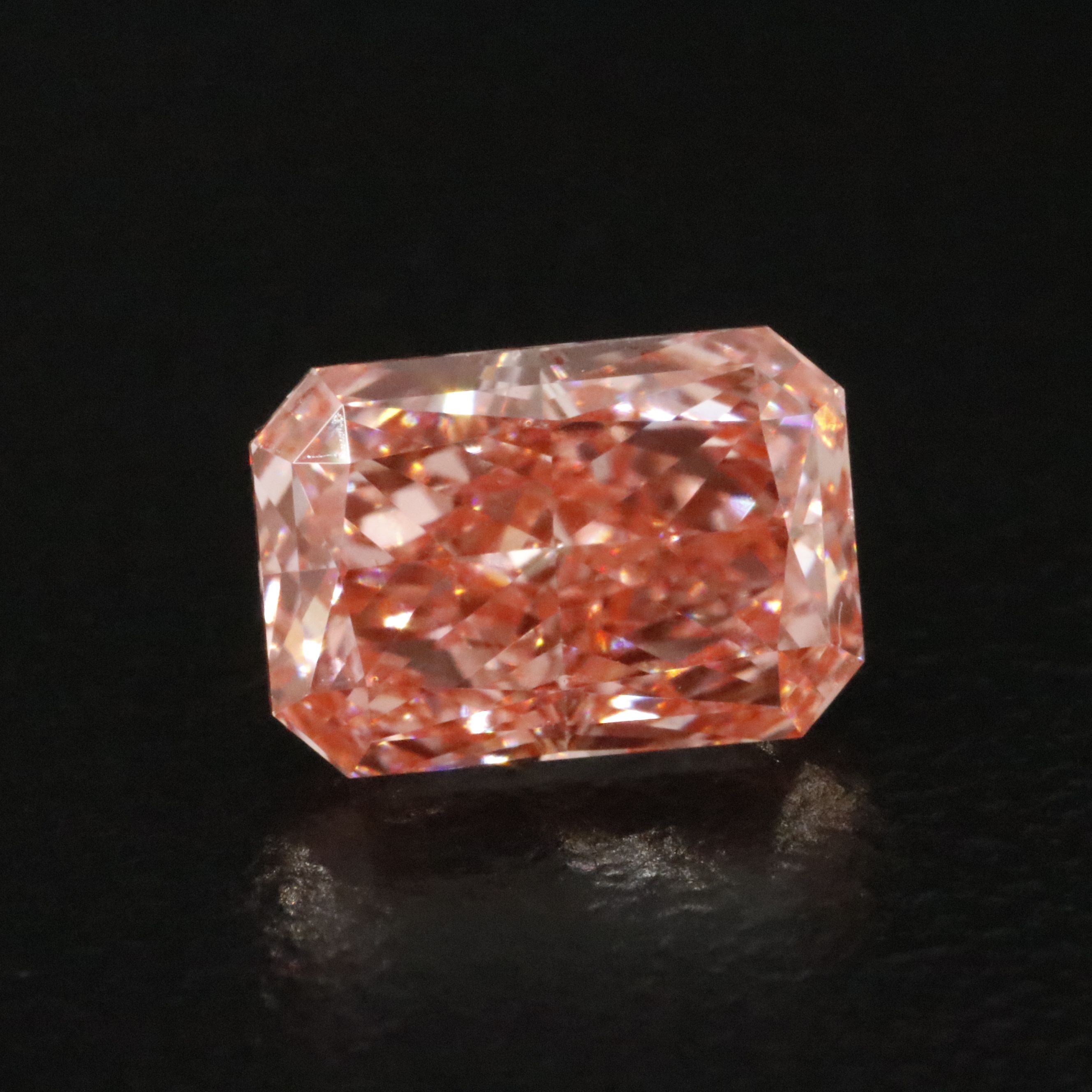 Loose 1.57 CT Lab Grown Fancy Vivid Pink Diamond with IGI Report