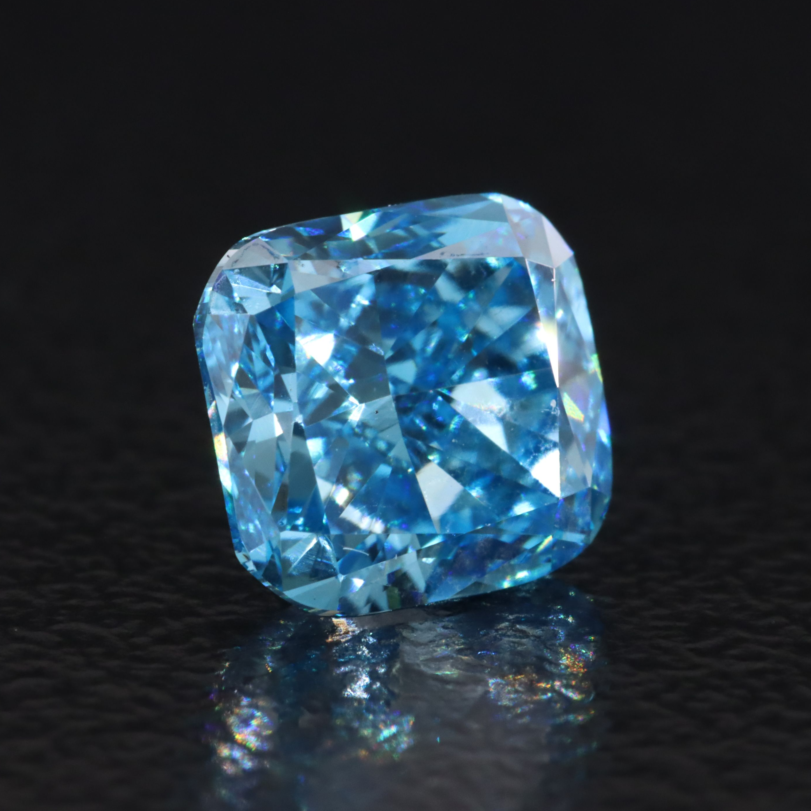 Loose 1.62 CT Lab Grown Fancy Vivid Blue Diamond with IGI Report