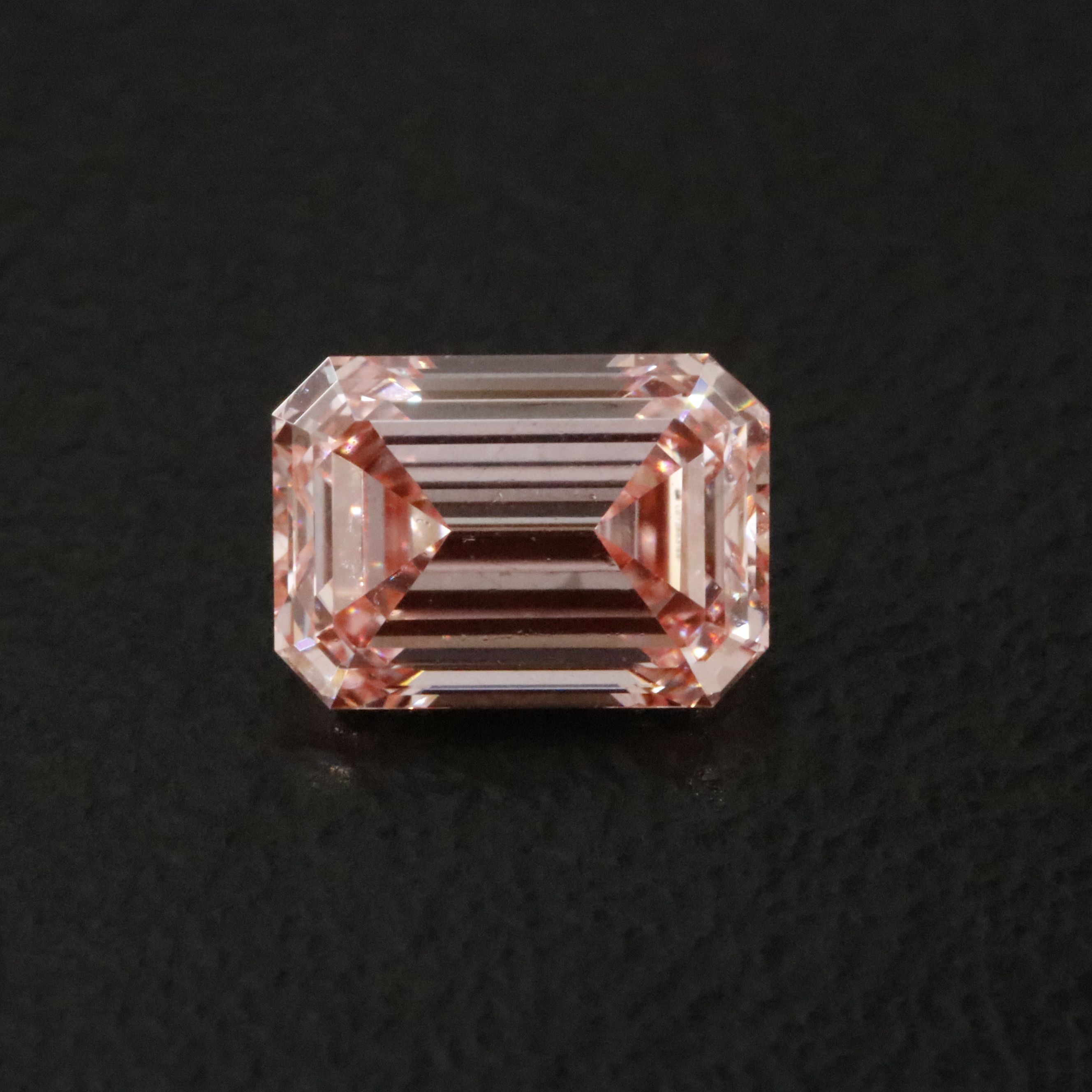 Loose 1.01 CT Lab Grown Fancy Vivid Pink Diamond with IGI Report