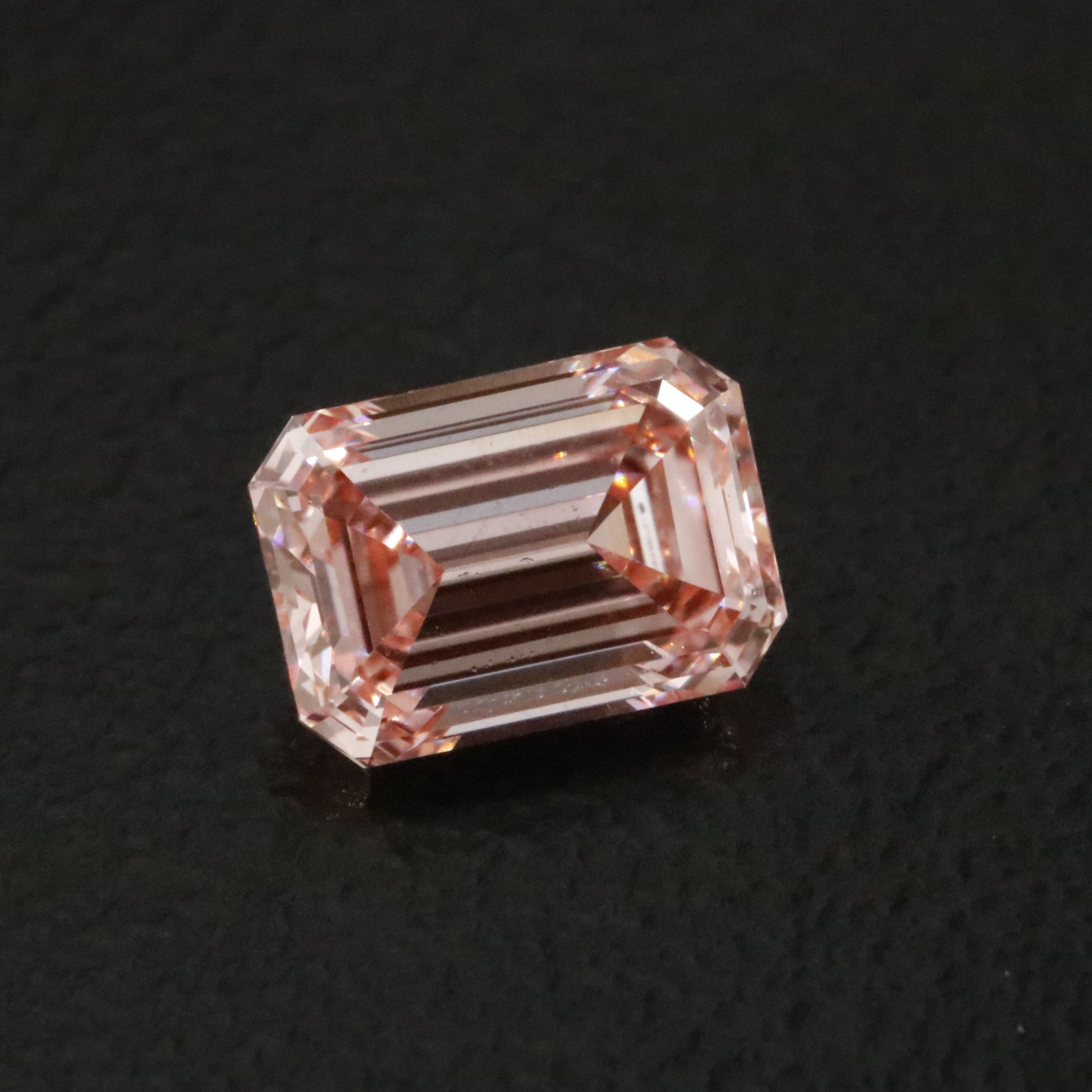 Loose 1.01 CT Lab Grown Fancy Vivid Pink Diamond with IGI Report