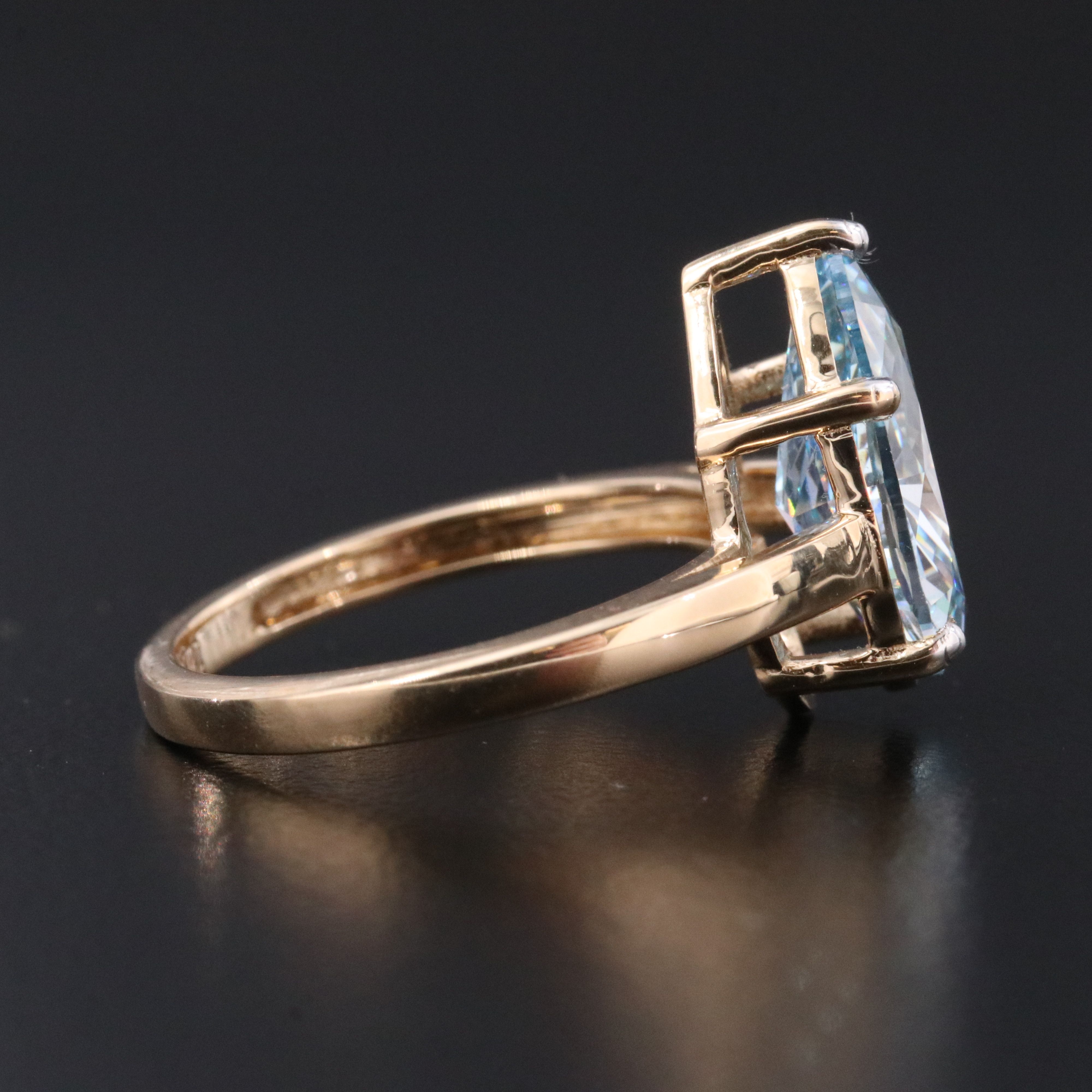 18K 3.17 CTW Lab Grown Fancy Vivid Blue Diamond Ring with IGI Report