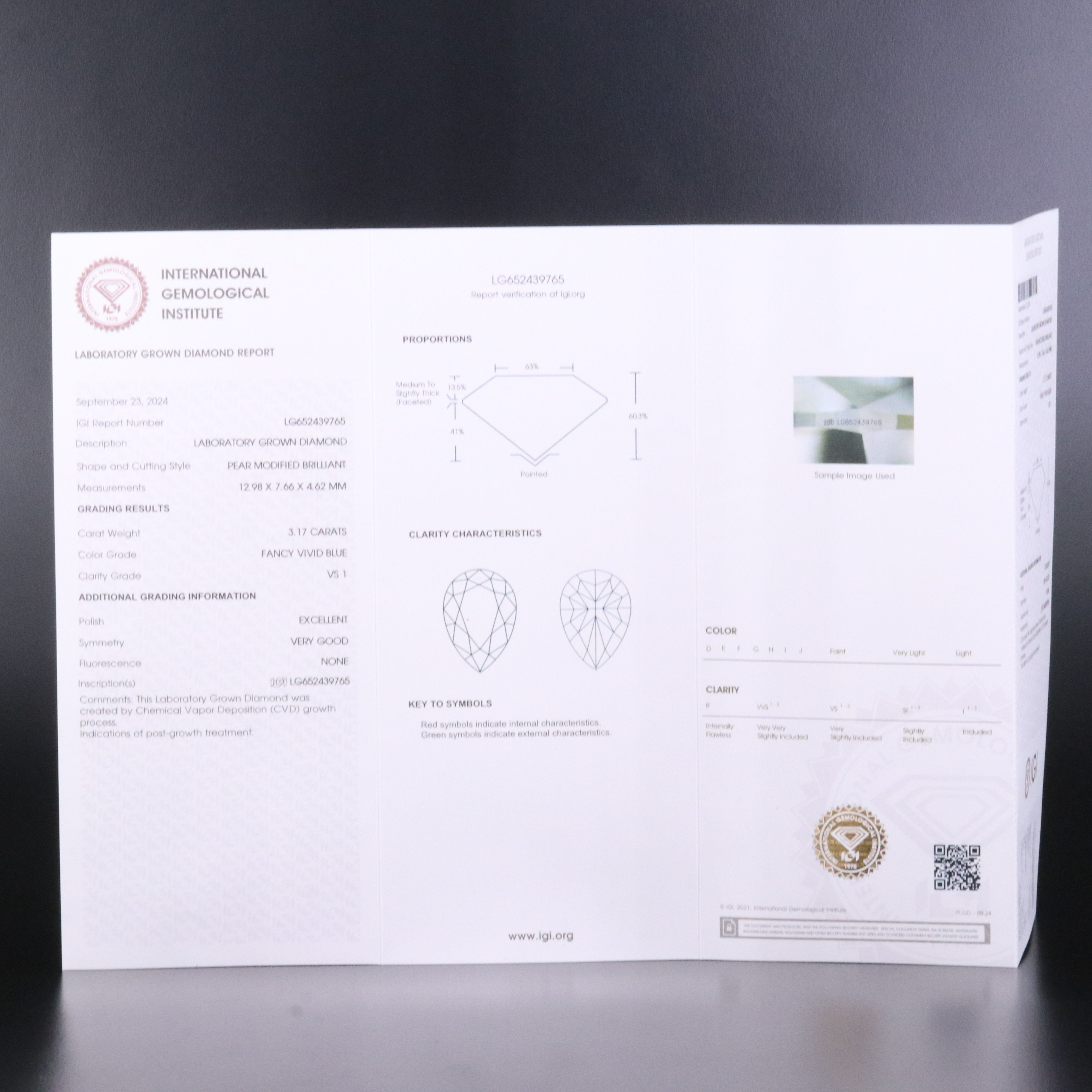 18K 3.17 CTW Lab Grown Fancy Vivid Blue Diamond Ring with IGI Report