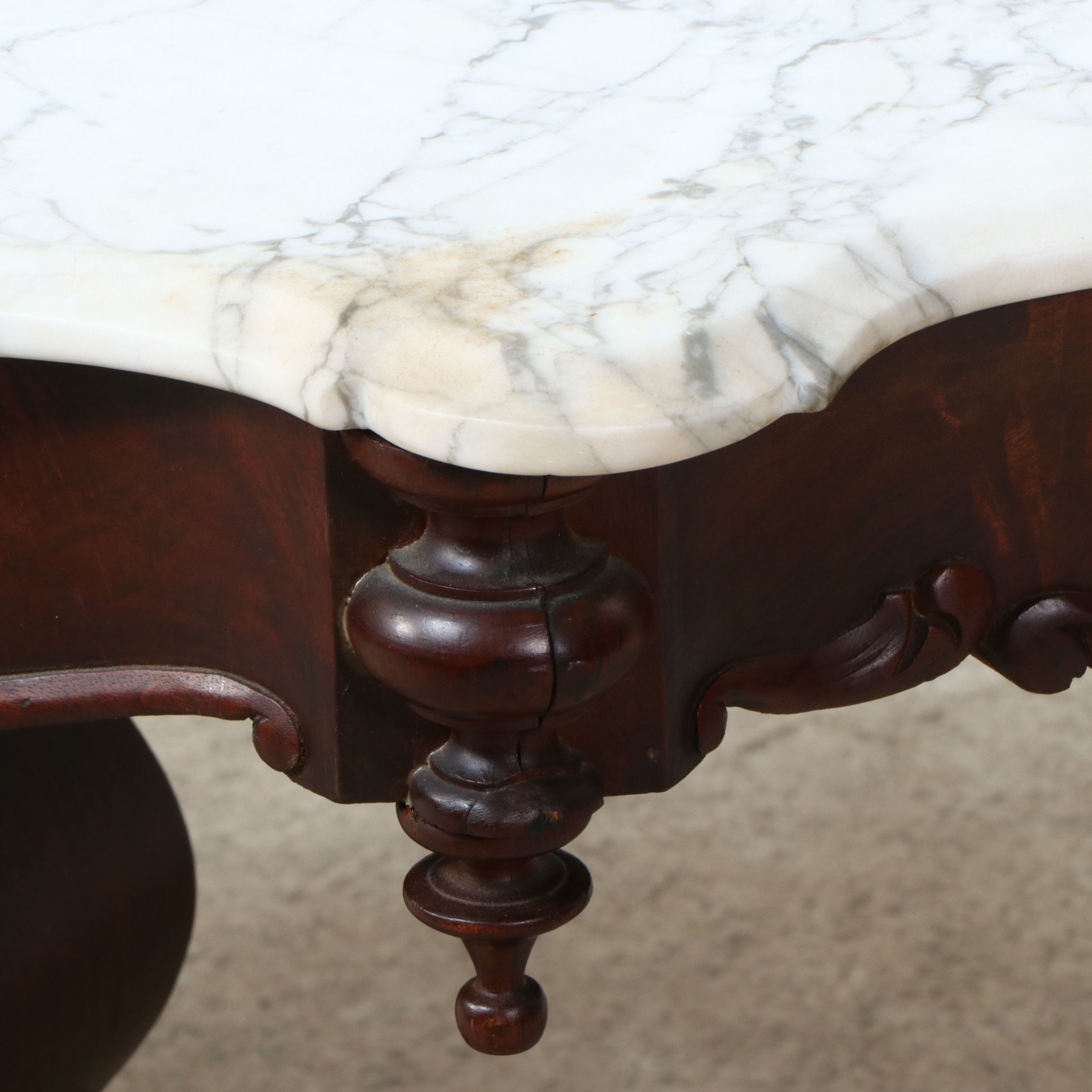 American Victorian Rococo Revival Mahogany and Marble Center Table