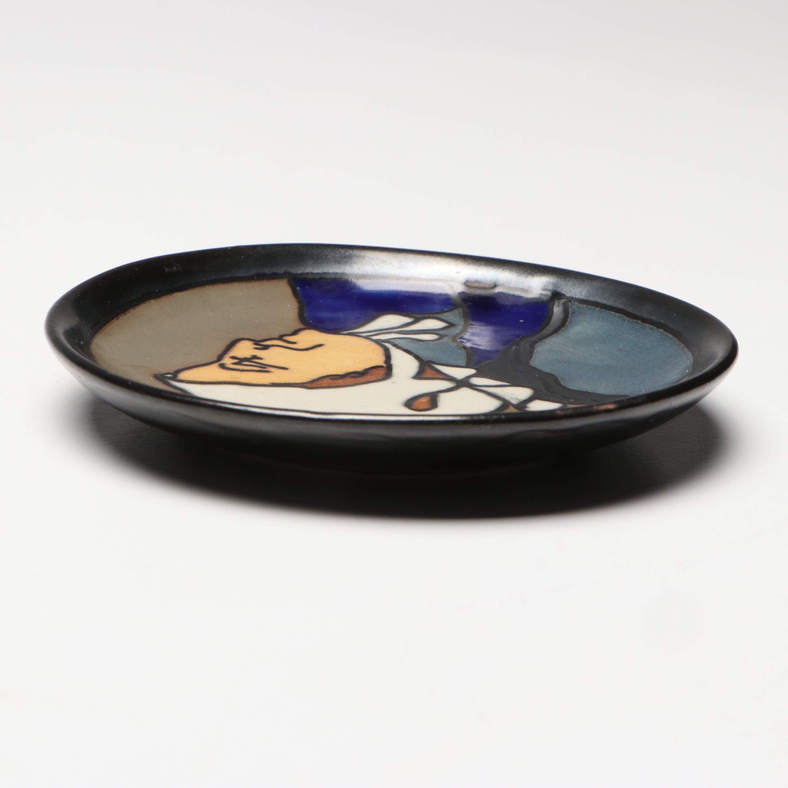 Henriot Quimper Odetta French Pottery Plate, Mid-20th Century