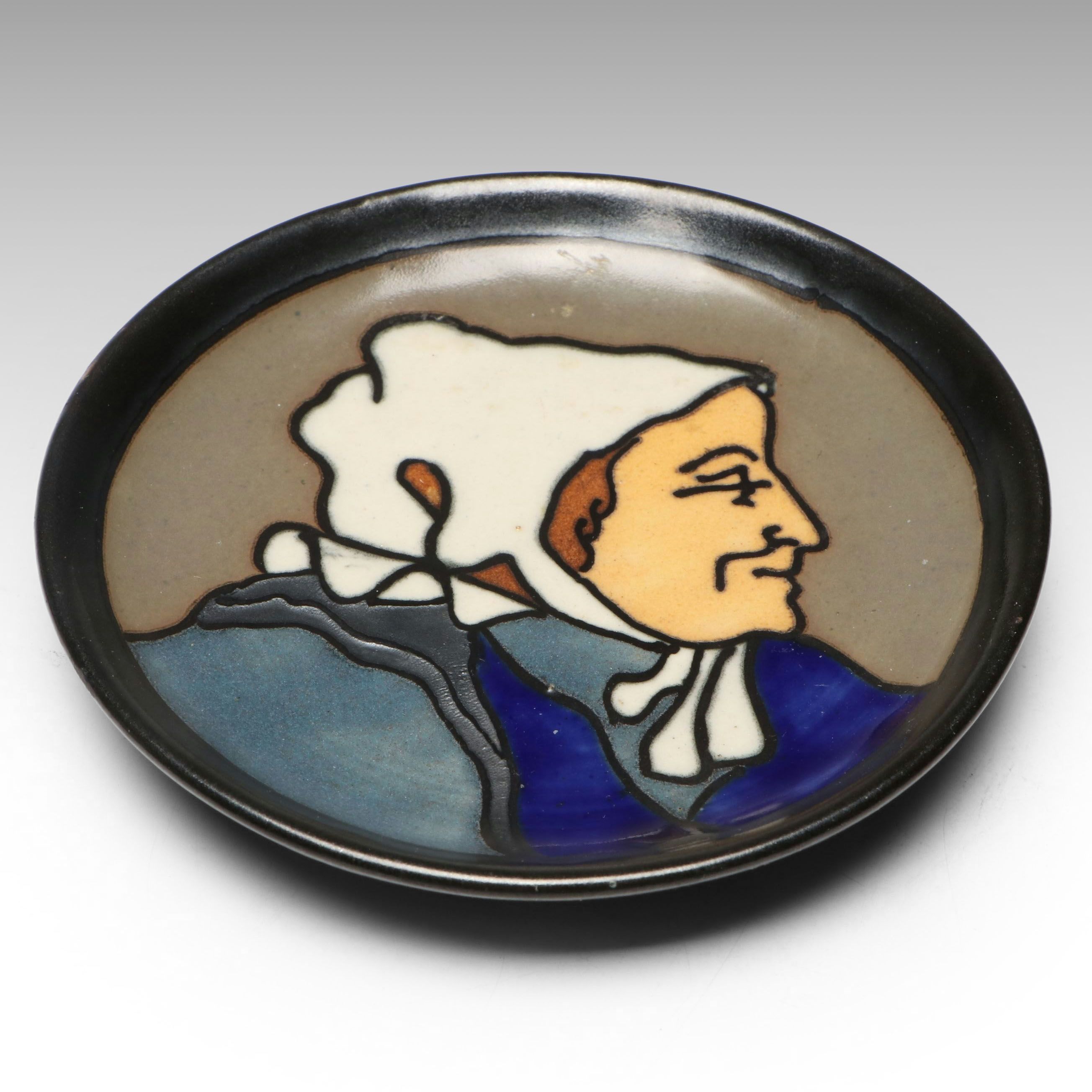 Henriot Quimper Odetta French Pottery Plate, Mid-20th Century