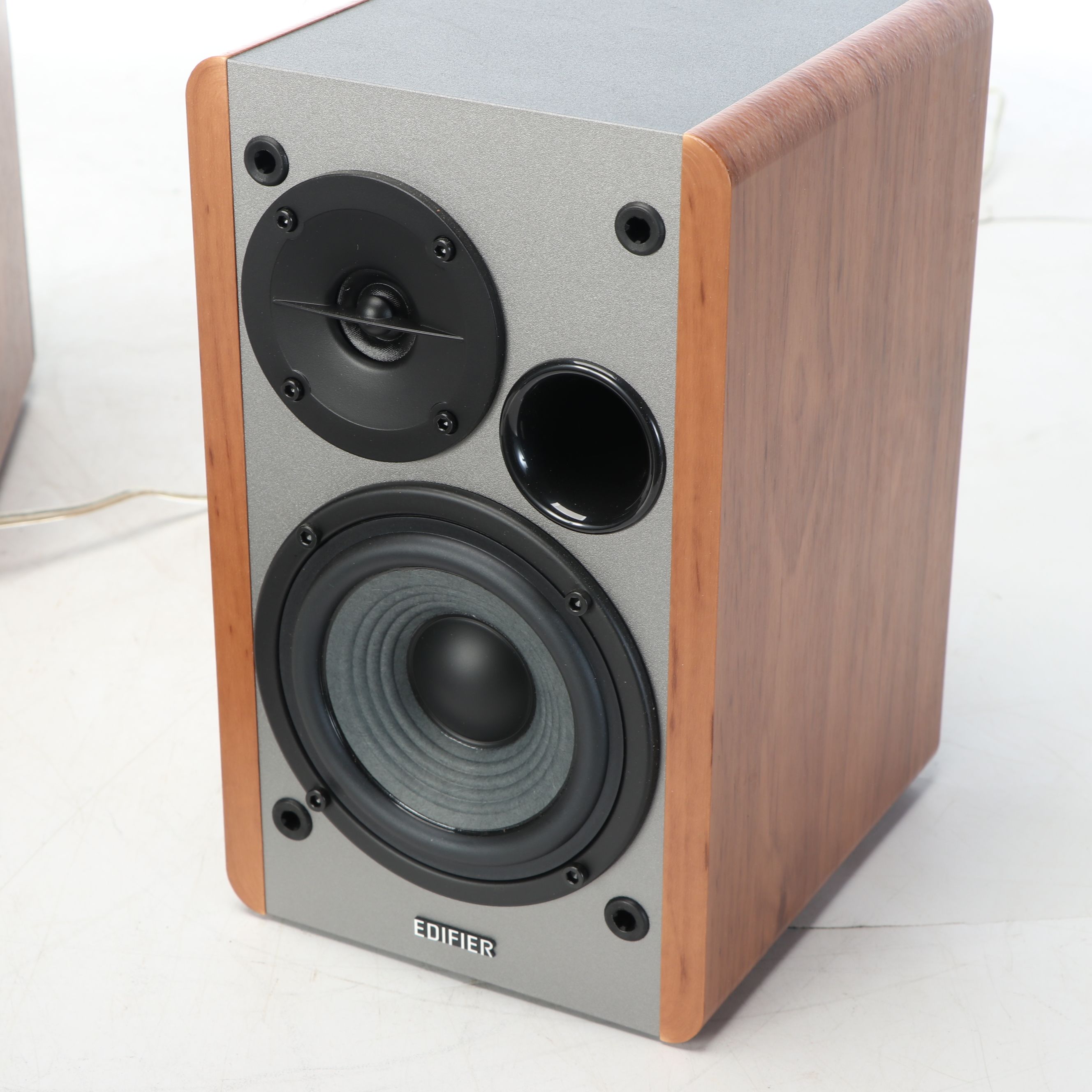 Edifier R1280DB Faux Wood Finish Bluetooth Bookshelf Speakers