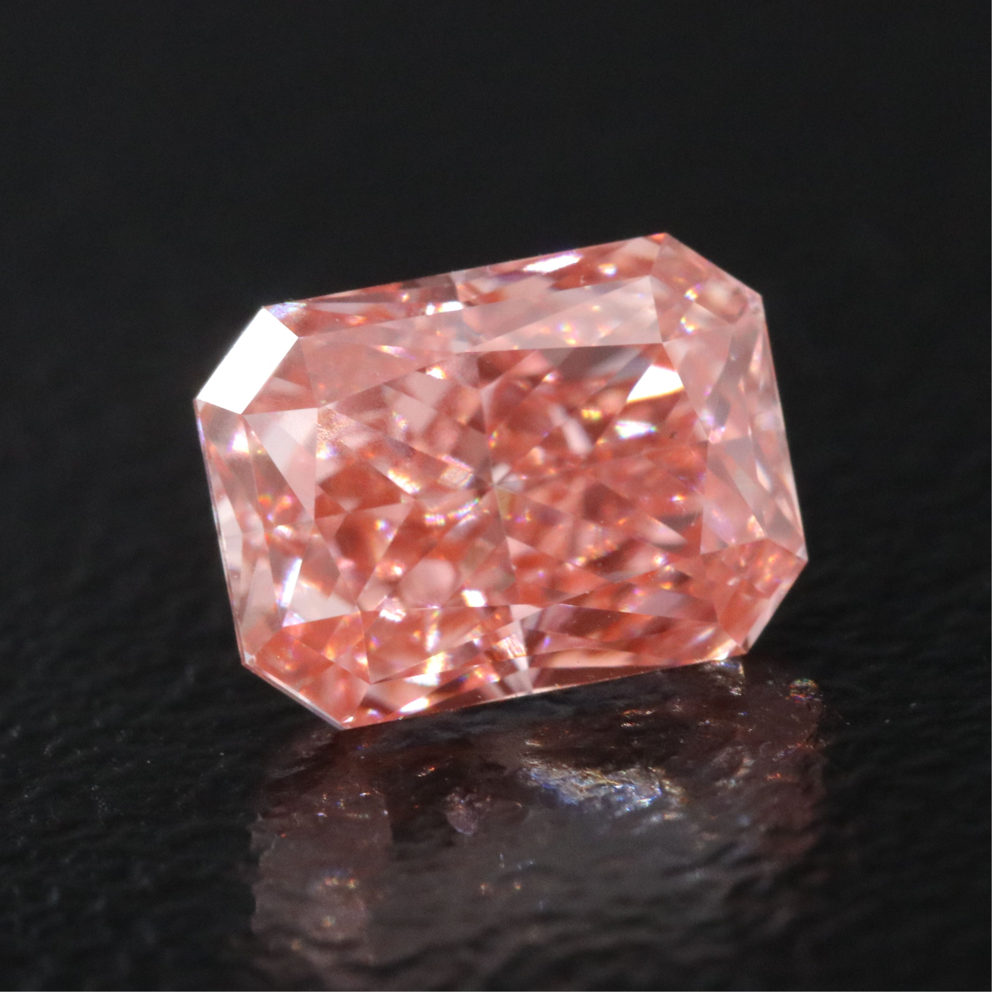 Loose 1.07 CT Lab Grown Fancy Vivid Pink Diamond with IGI Report