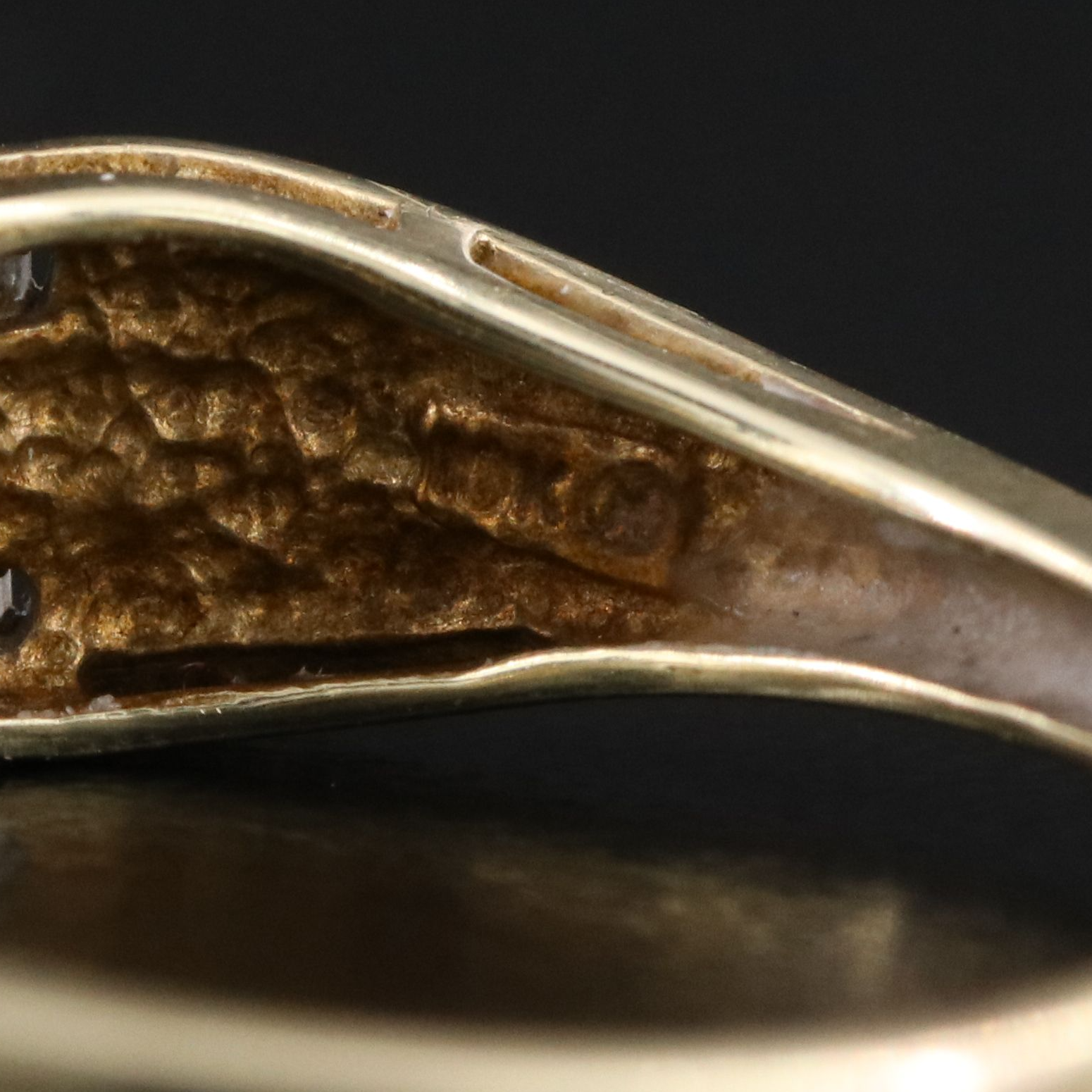 10K 0.10 CTW Diamond Crossover Ring