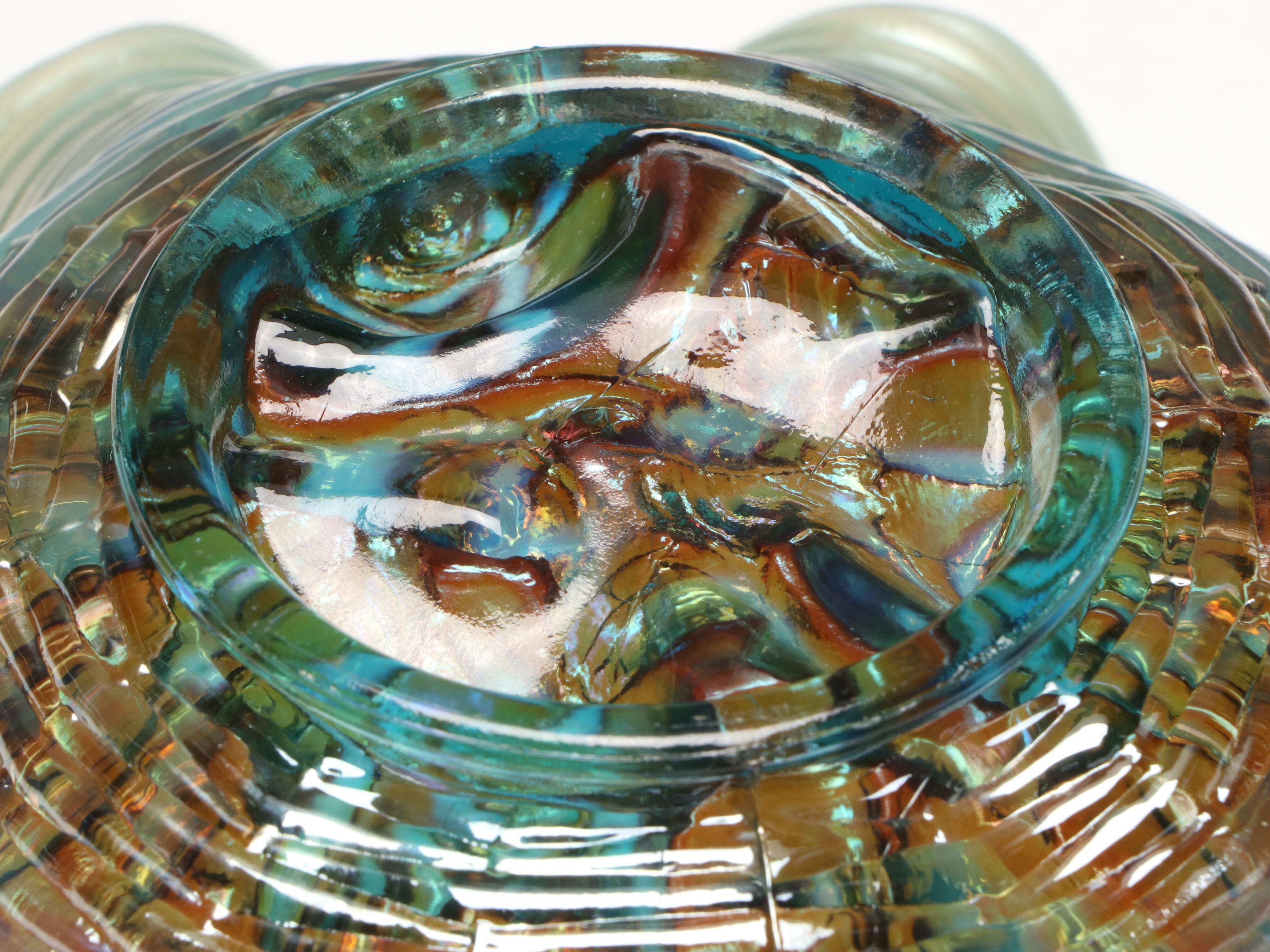 Northwood "Rose Show" Carnival Glass Ruffled Bowl, Early 20th Century