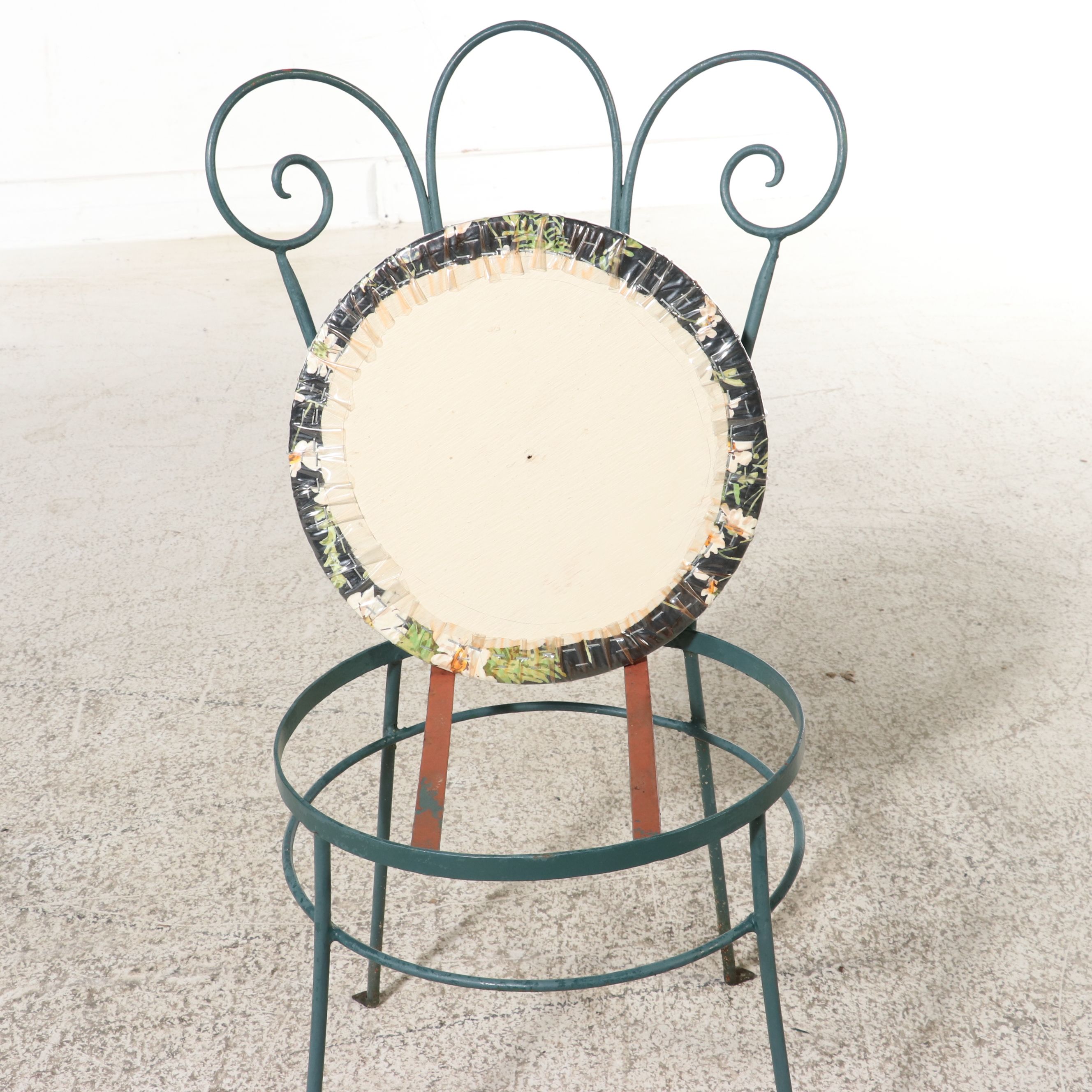 Green-Painted Wrought Iron Five-Piece Patio Dining Set, Late 20th Century