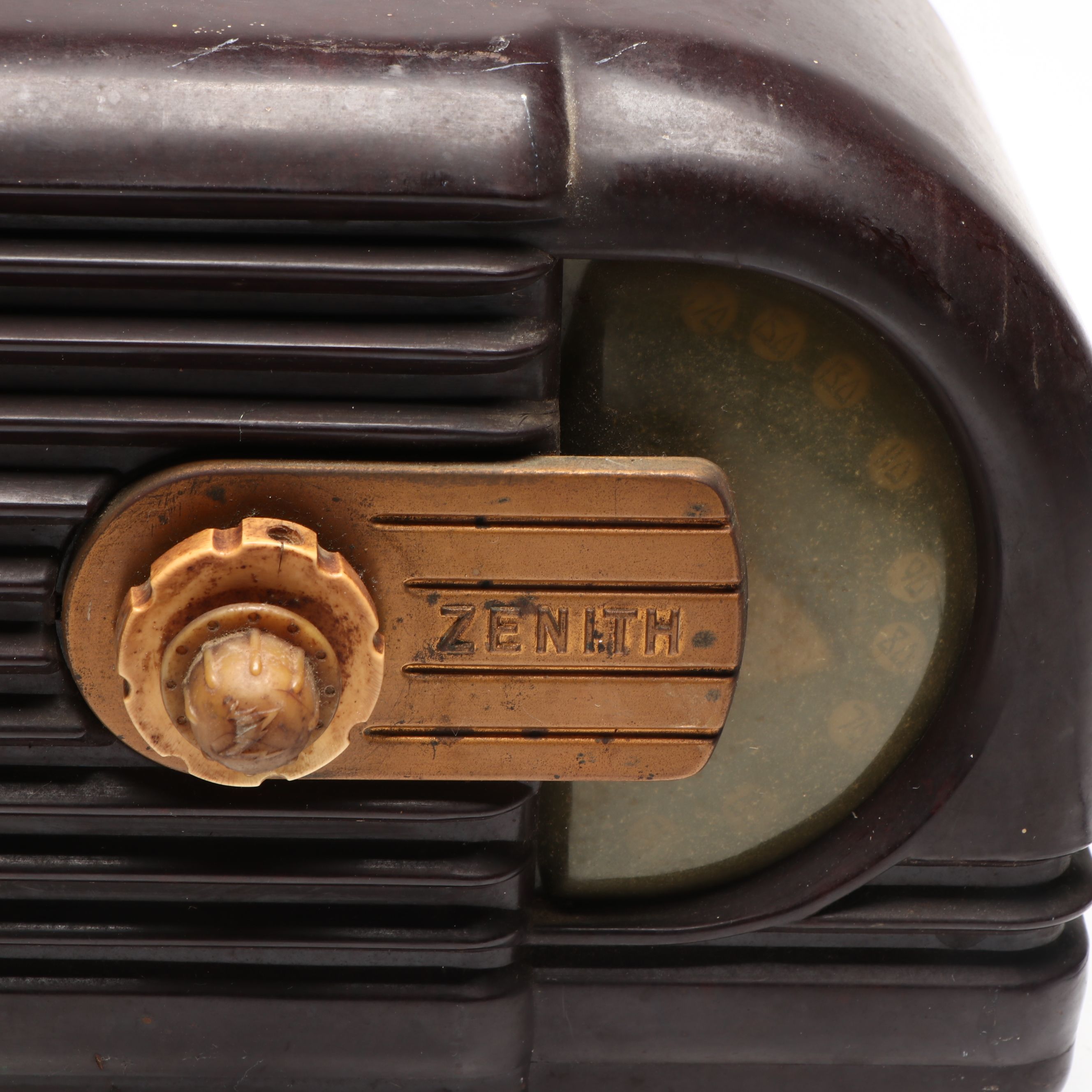 Zenith Bakelite Tabletop Radio, Mid-20th Century
