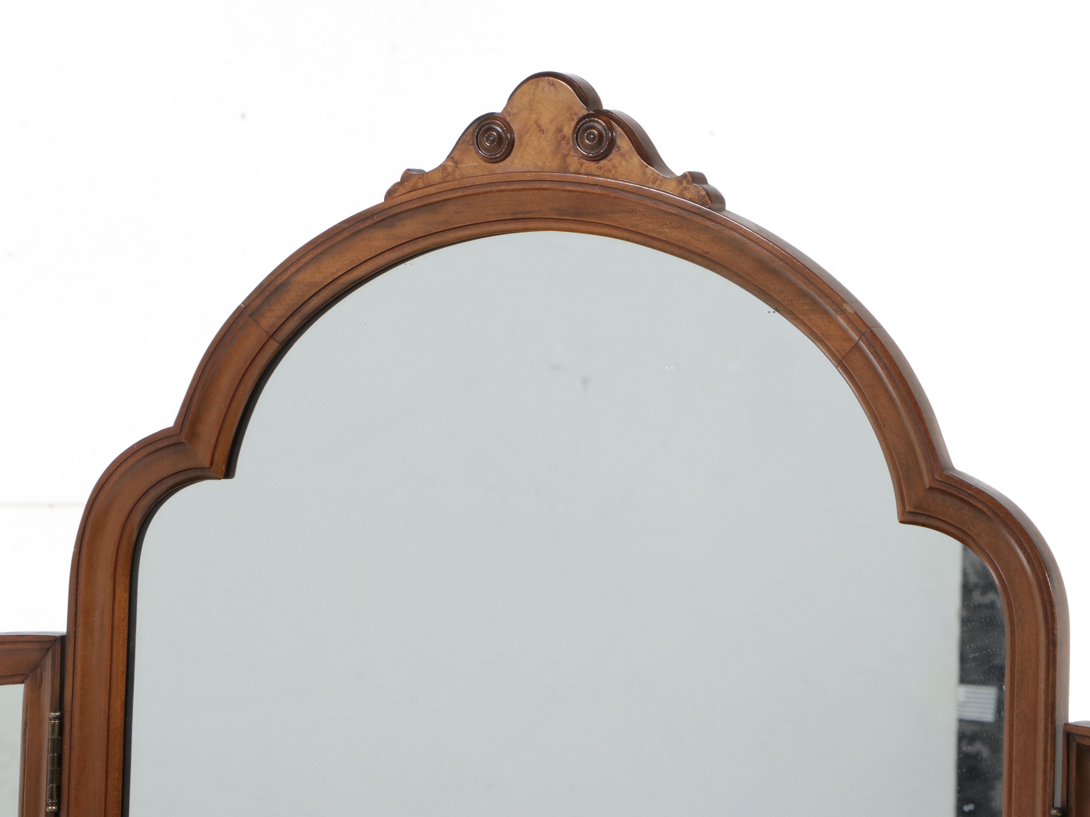 White Furniture Co. Hepplewhite Style Mahogany and Burl Vanity and Bench