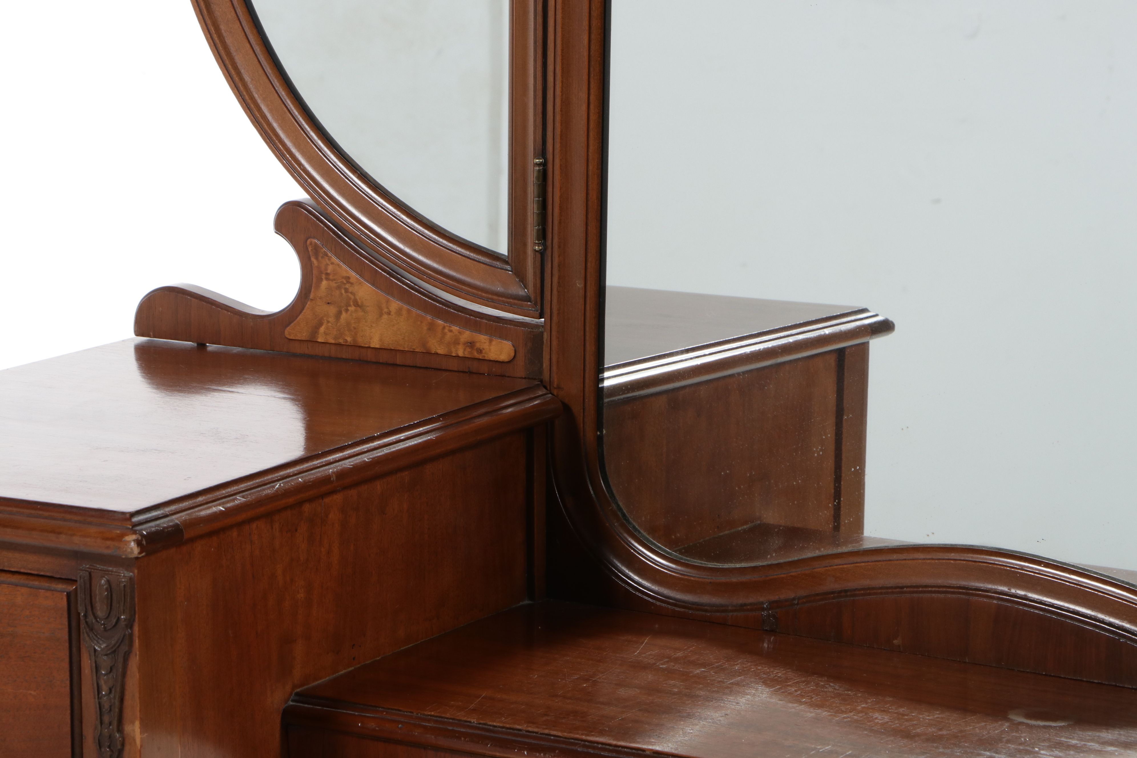 White Furniture Co. Hepplewhite Style Mahogany and Burl Vanity and Bench