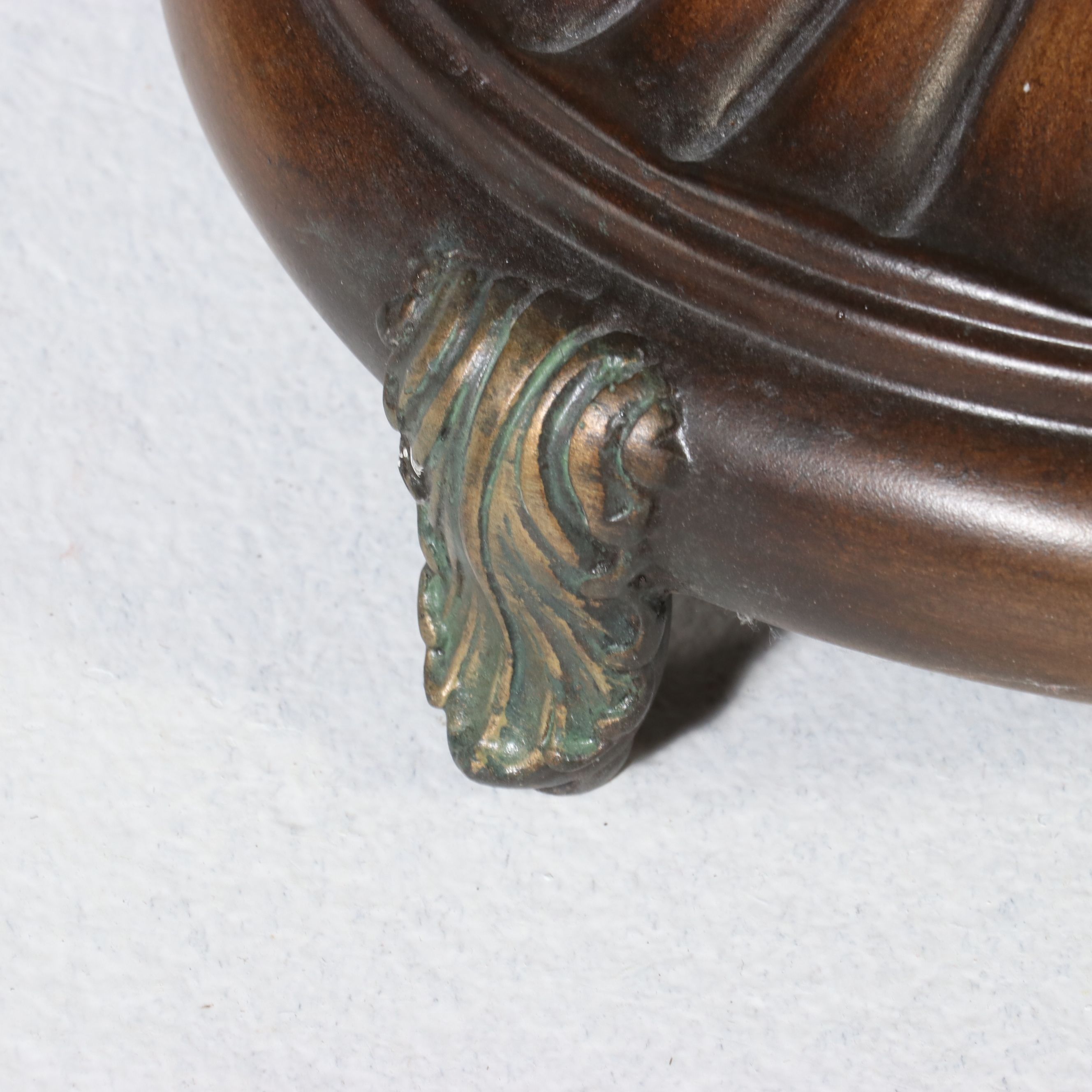 Pulaski Furniture Neoclassical Style Embossed Metal Top Pedestal Table