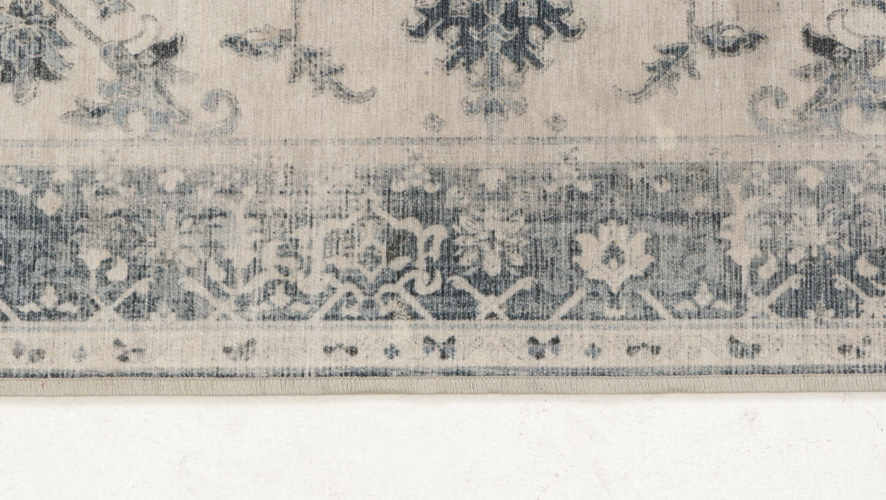 5' x 6'11 Machine Made Ruggable Persian Style Area Rug