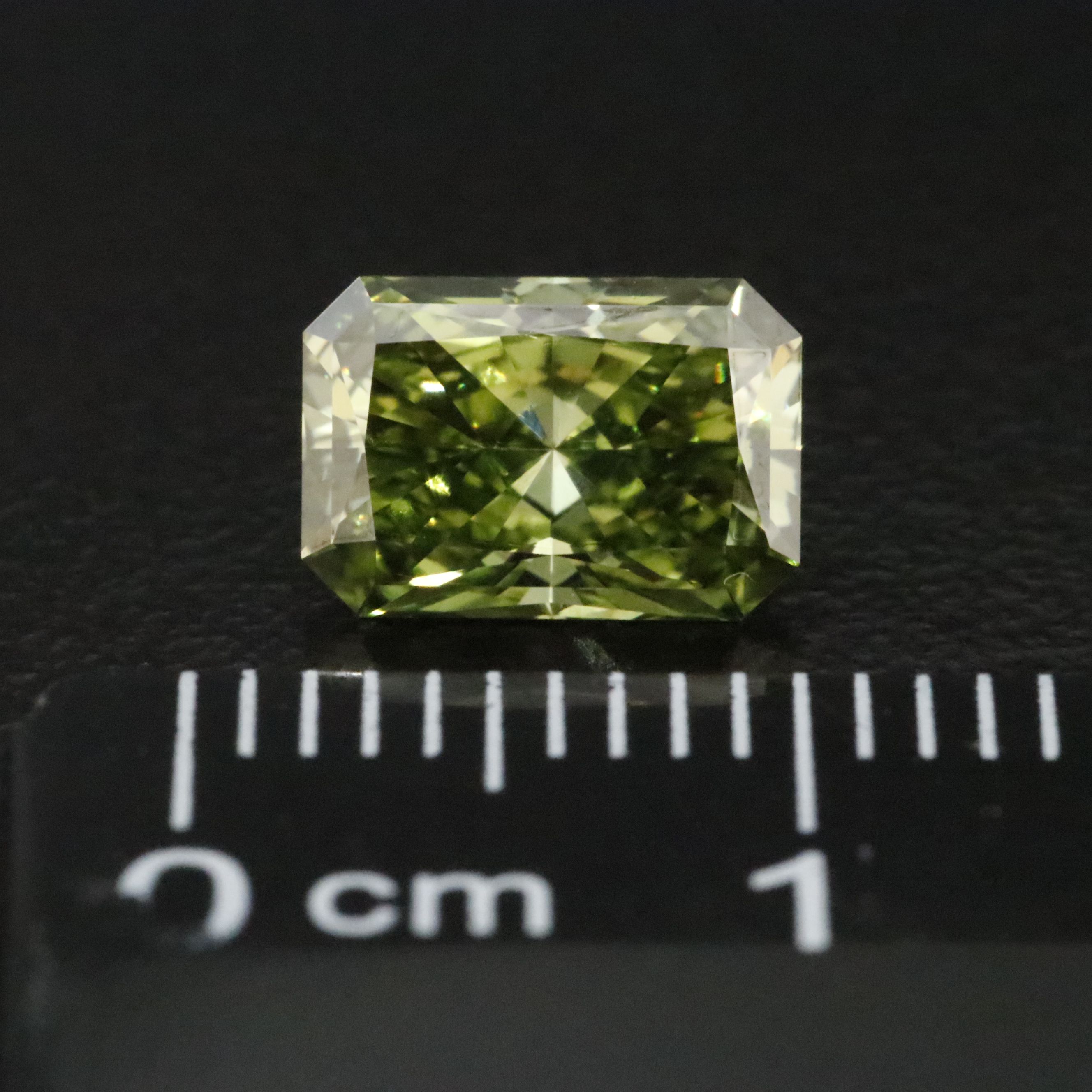 Loose 1.55 CT Lab Grown Fancy Vivid Green Diamond with IGI Report