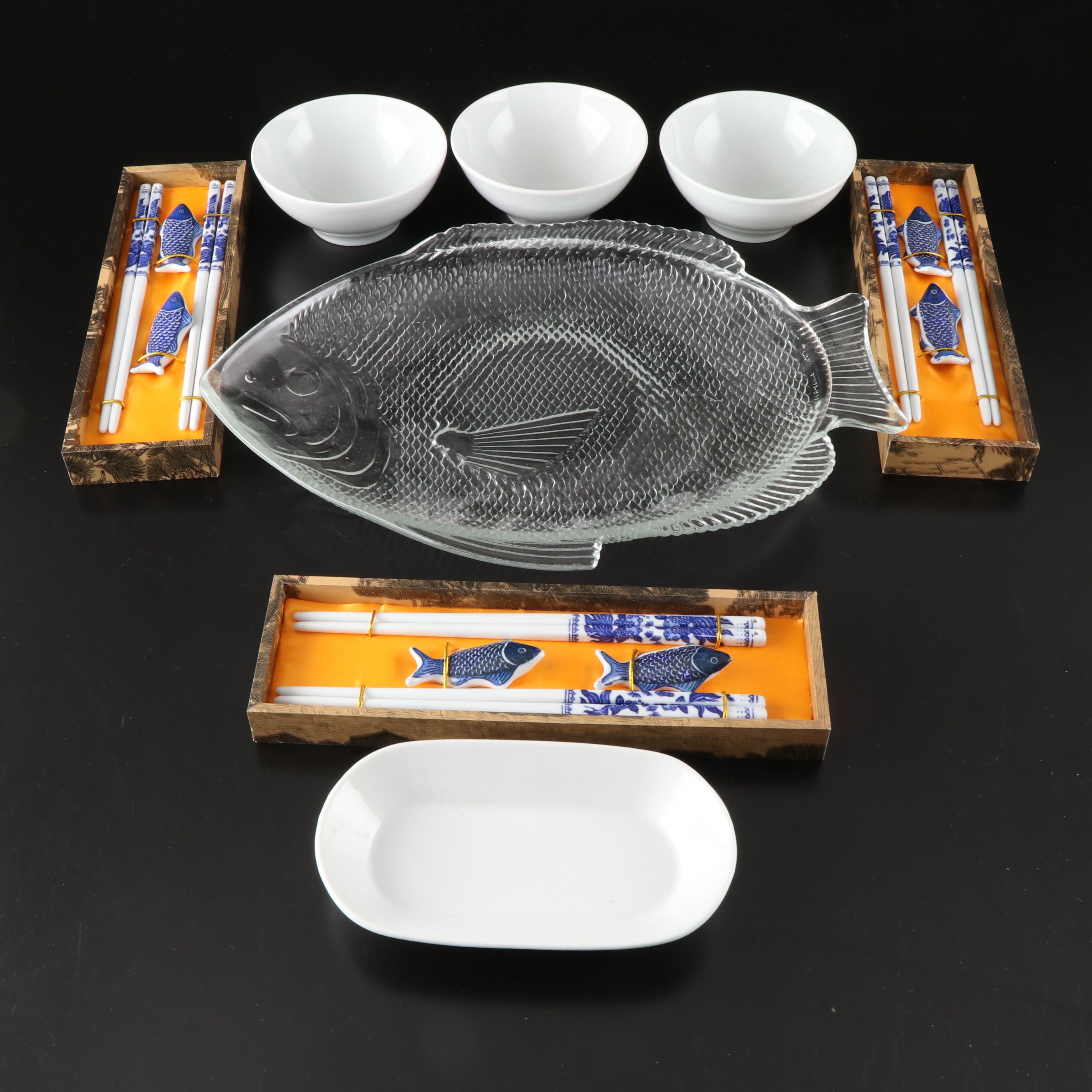 Chinese Blue and White Porcelain Chopsticks with Fish Platter, More Dinnerware