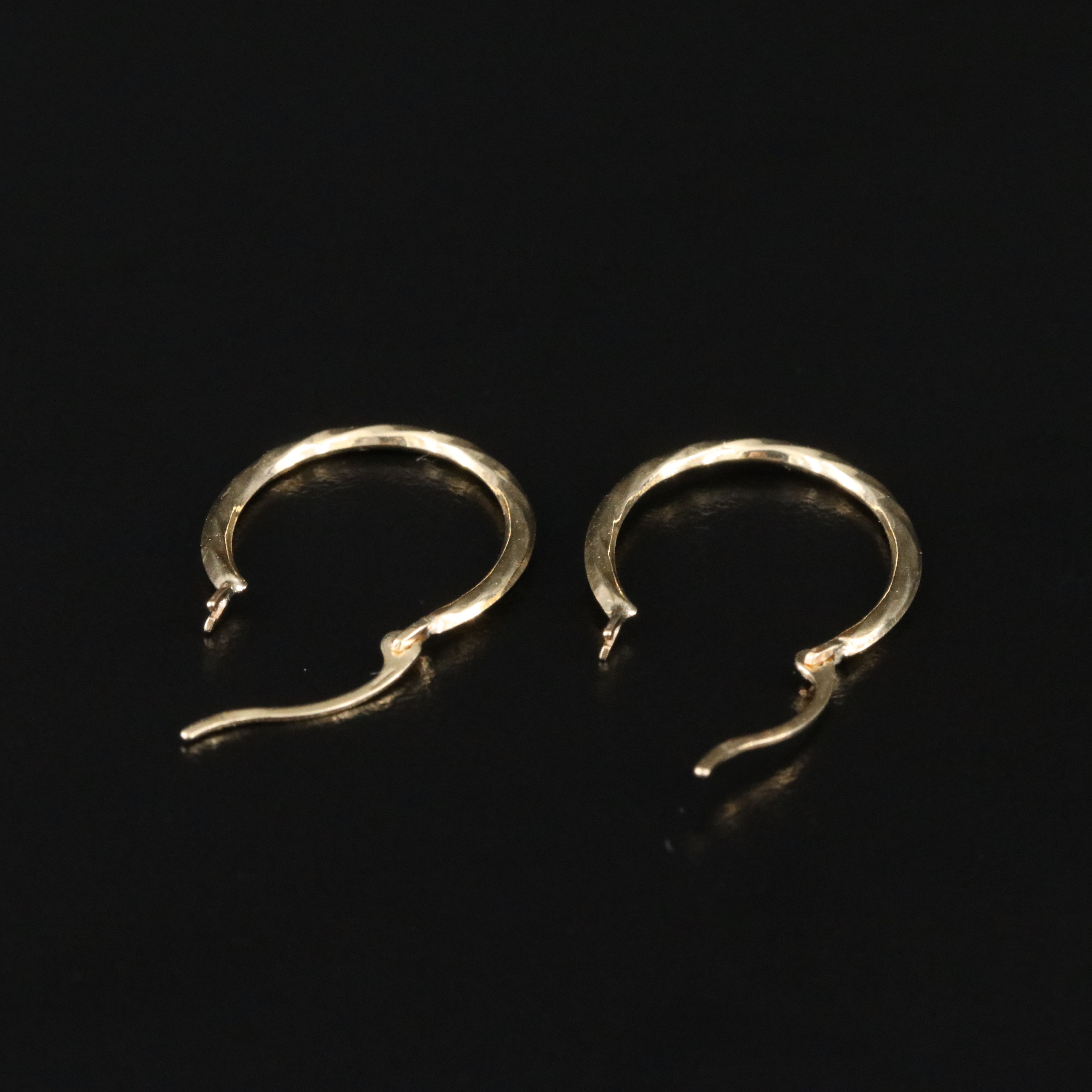 14K Fluted Oval Hoop Earrings