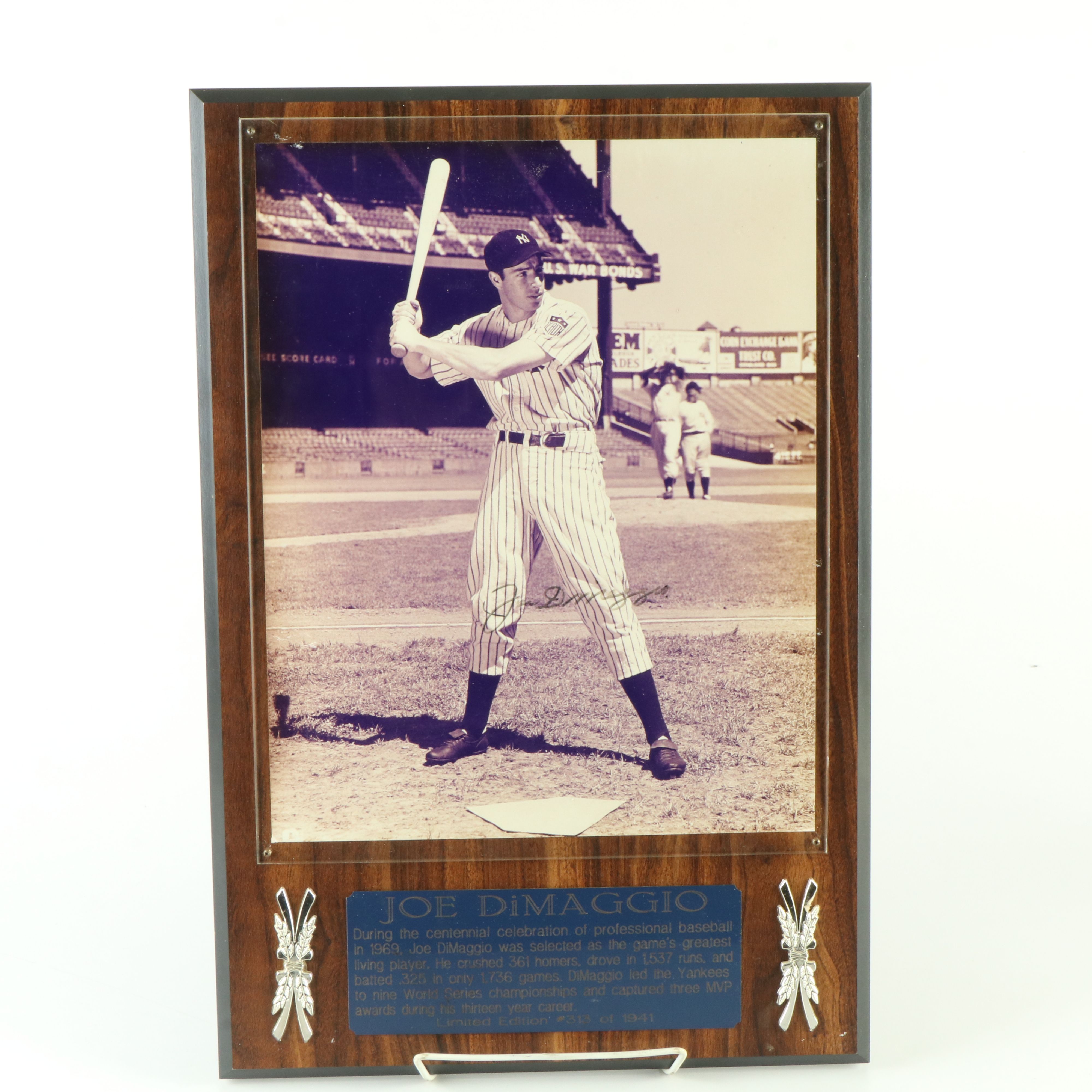 Joe DiMaggio Signed New York Yankees Baseball Display