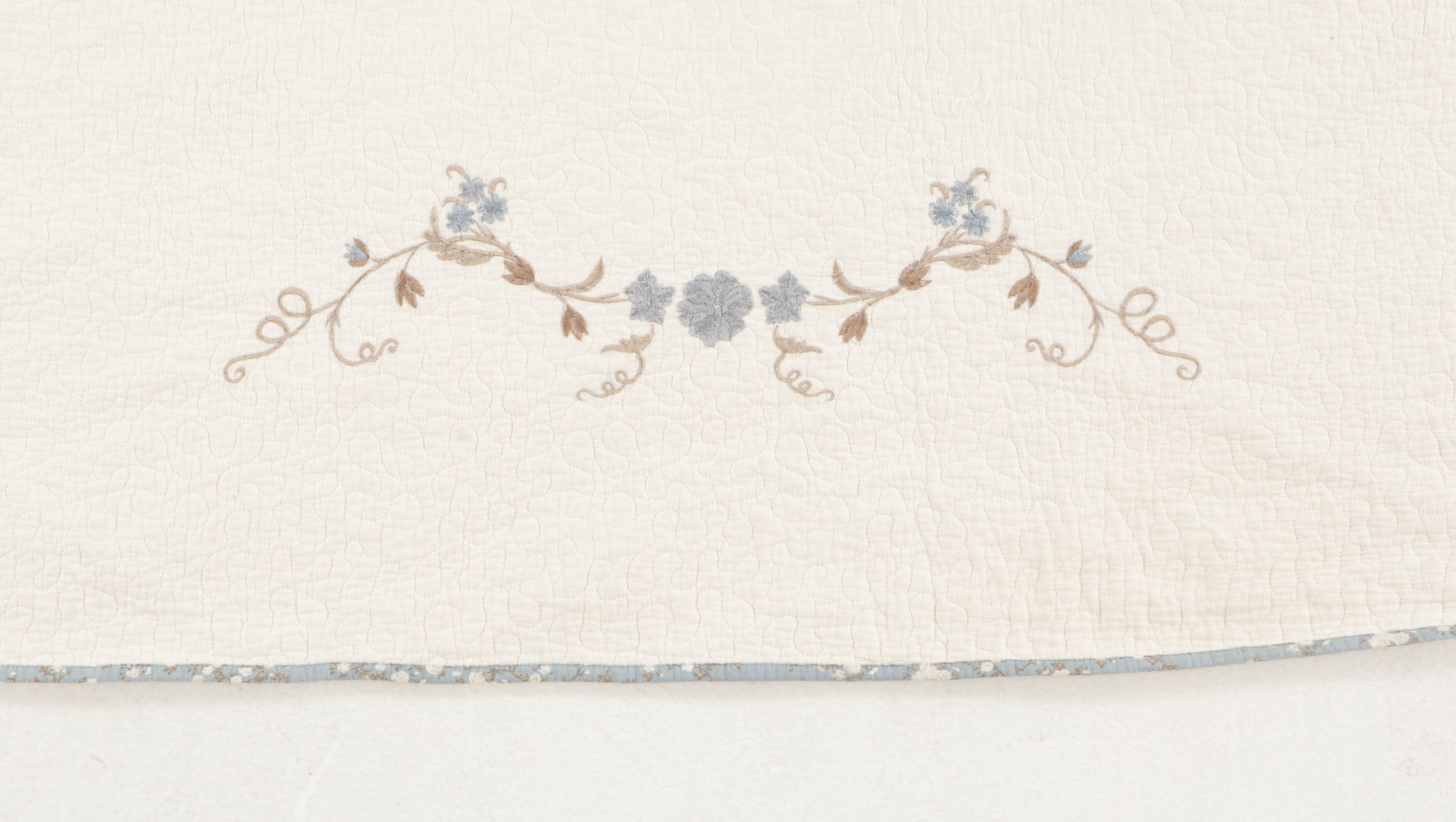 Martha Stewart Westminster Vines Cotton Quilt Bedspread and Shams