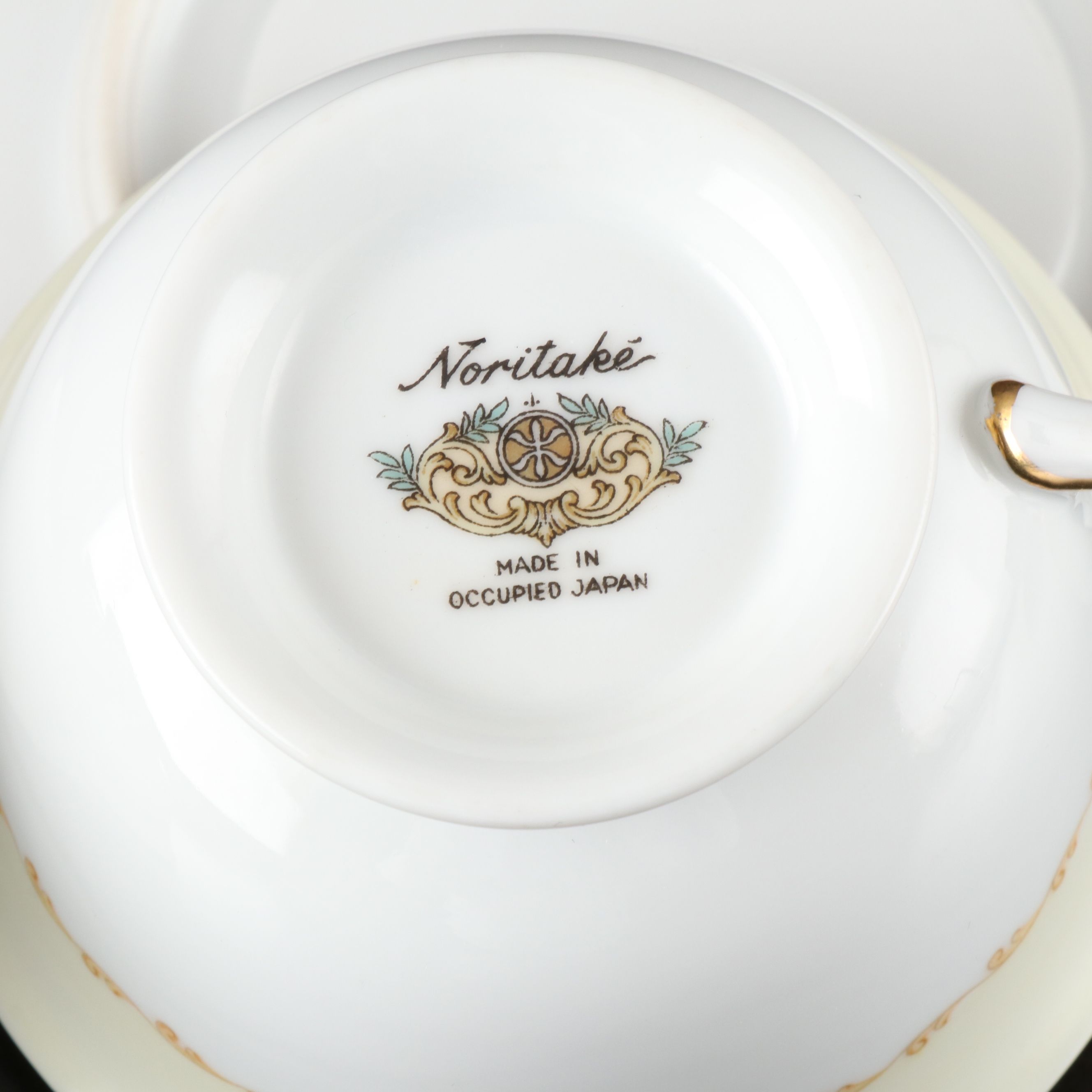 Noritake Floral  Porcelain Dinnerware, Mid to Late 20th Century