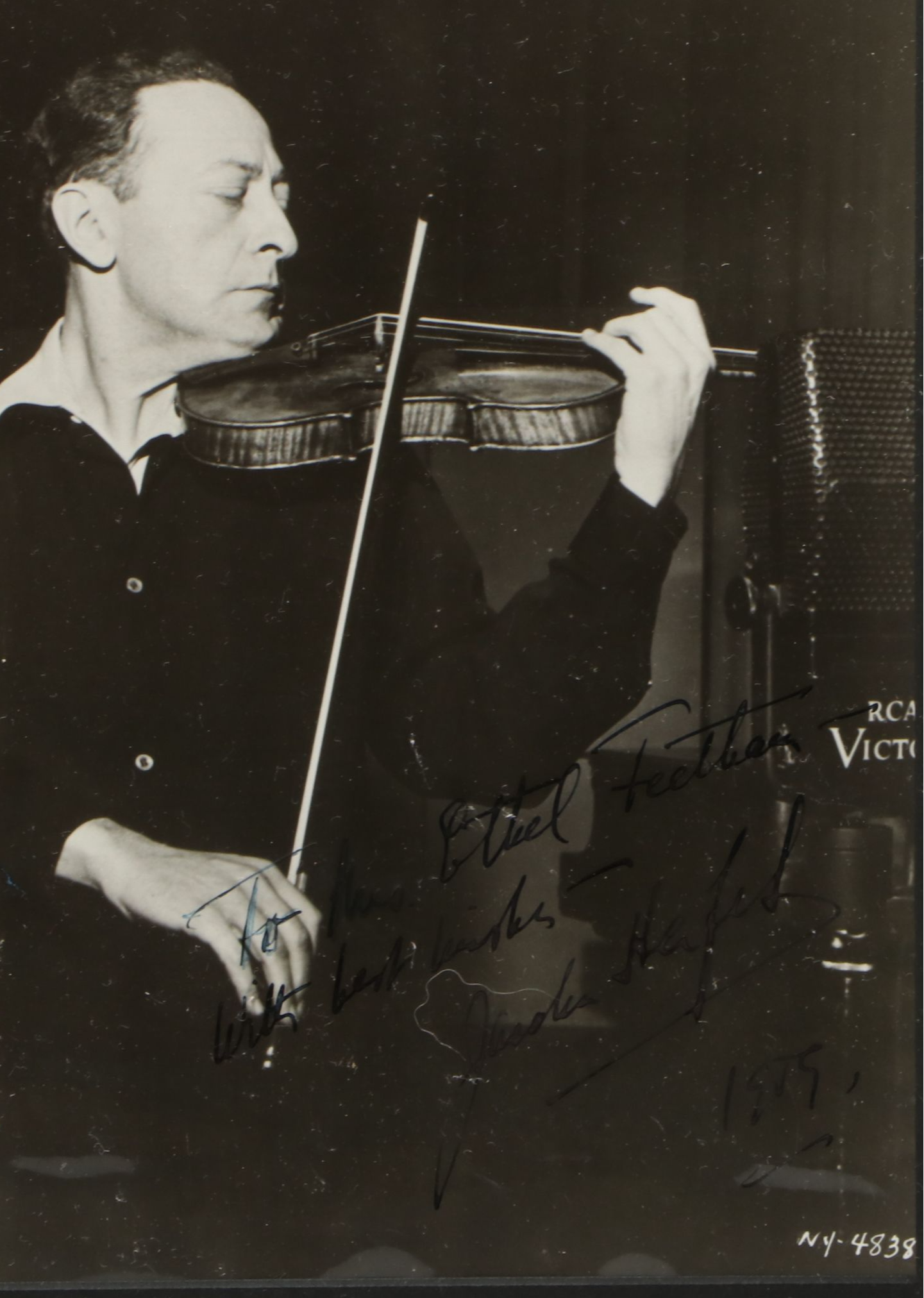 Jascha Heifetz Signed Photograph, 1955