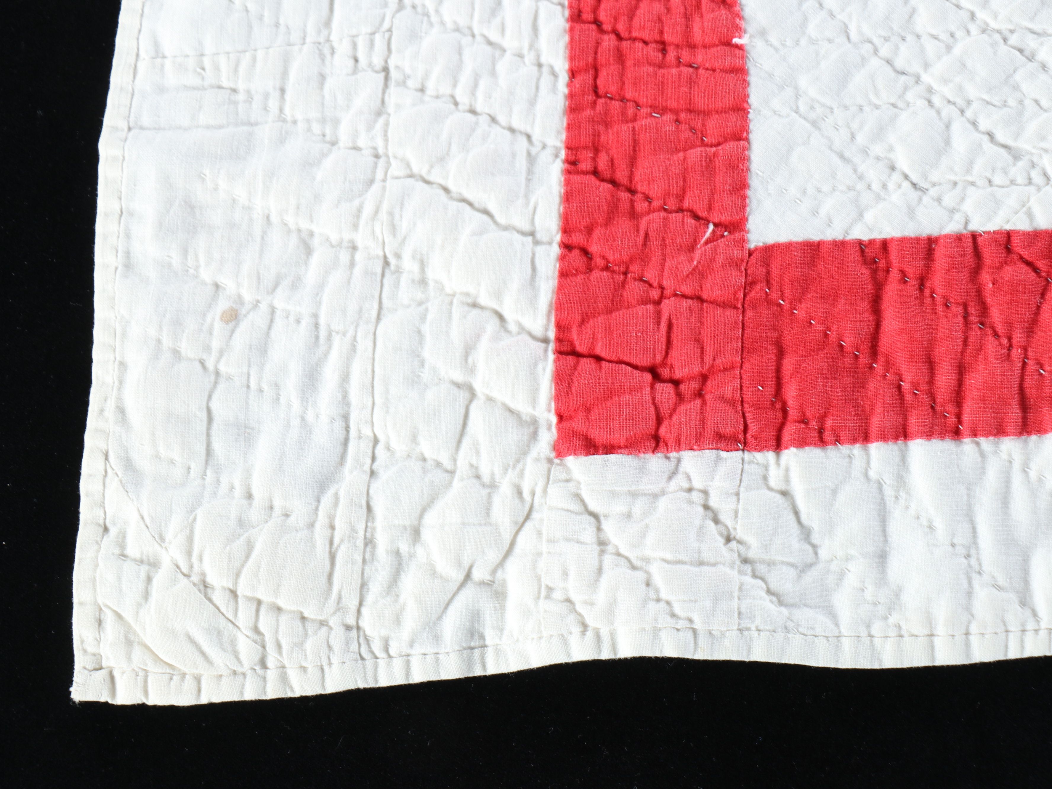 Folk Art Style Floral Appliqué Quilt, Late 20th Century