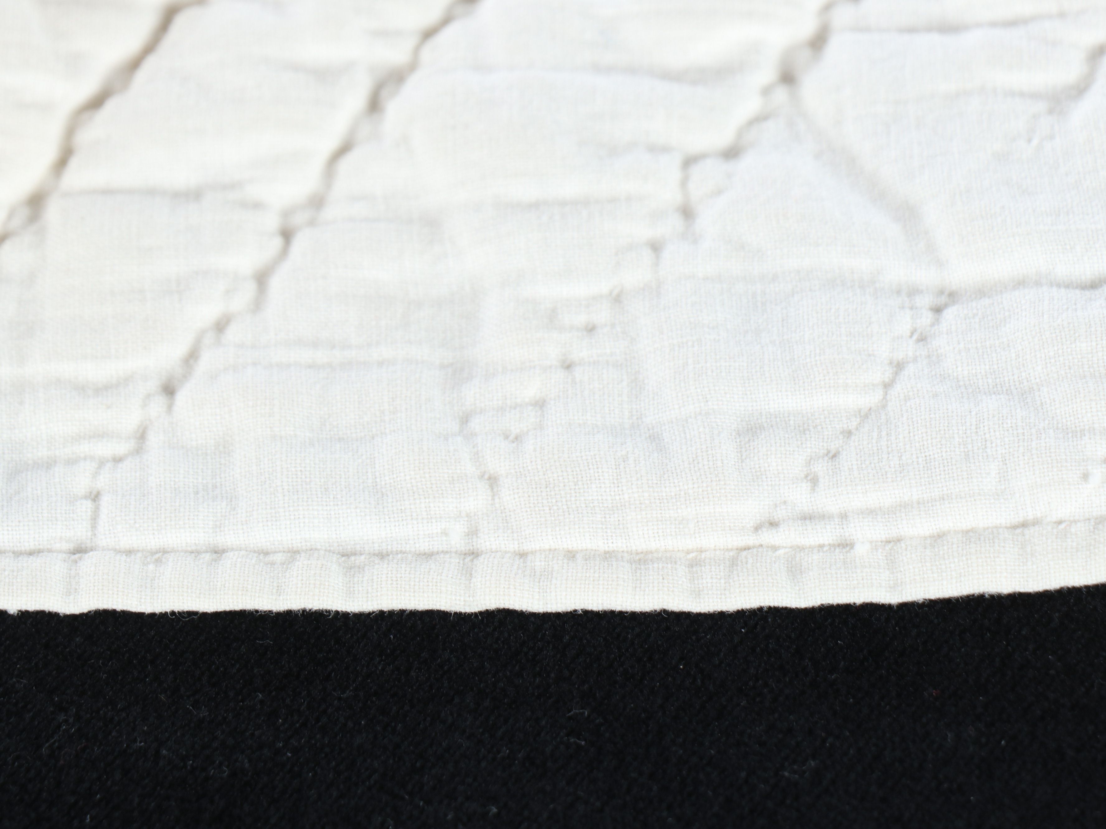 Folk Art Style Floral Appliqué Quilt, Late 20th Century