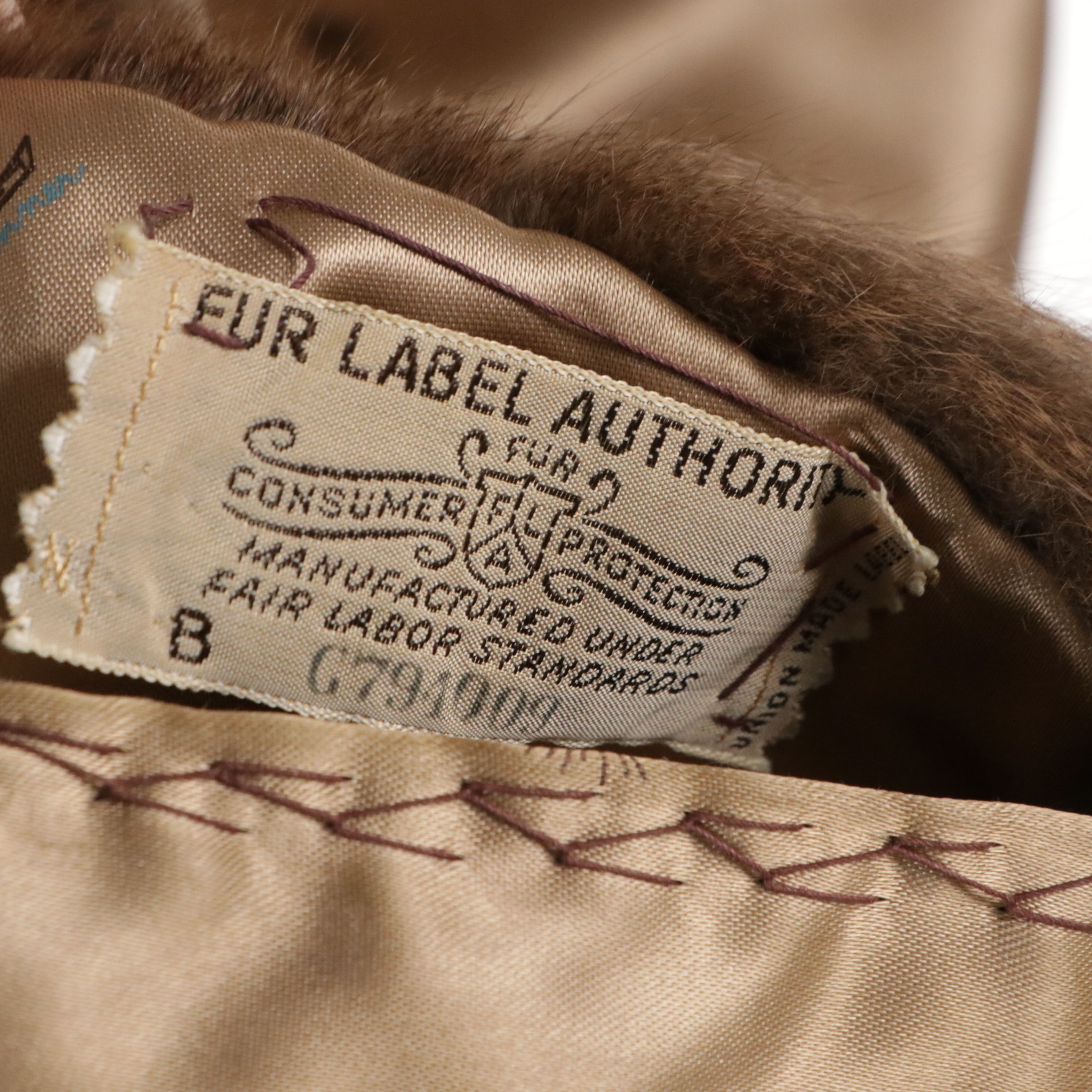 Squirrel Fur Portrait Collar Stole