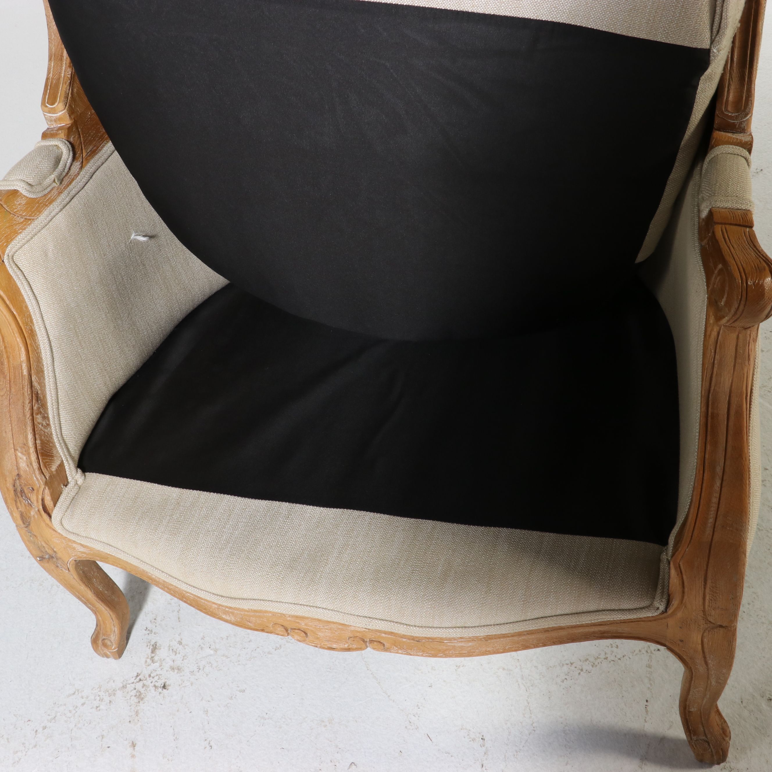 Safavieh French Provincial Style Porter’s Chair