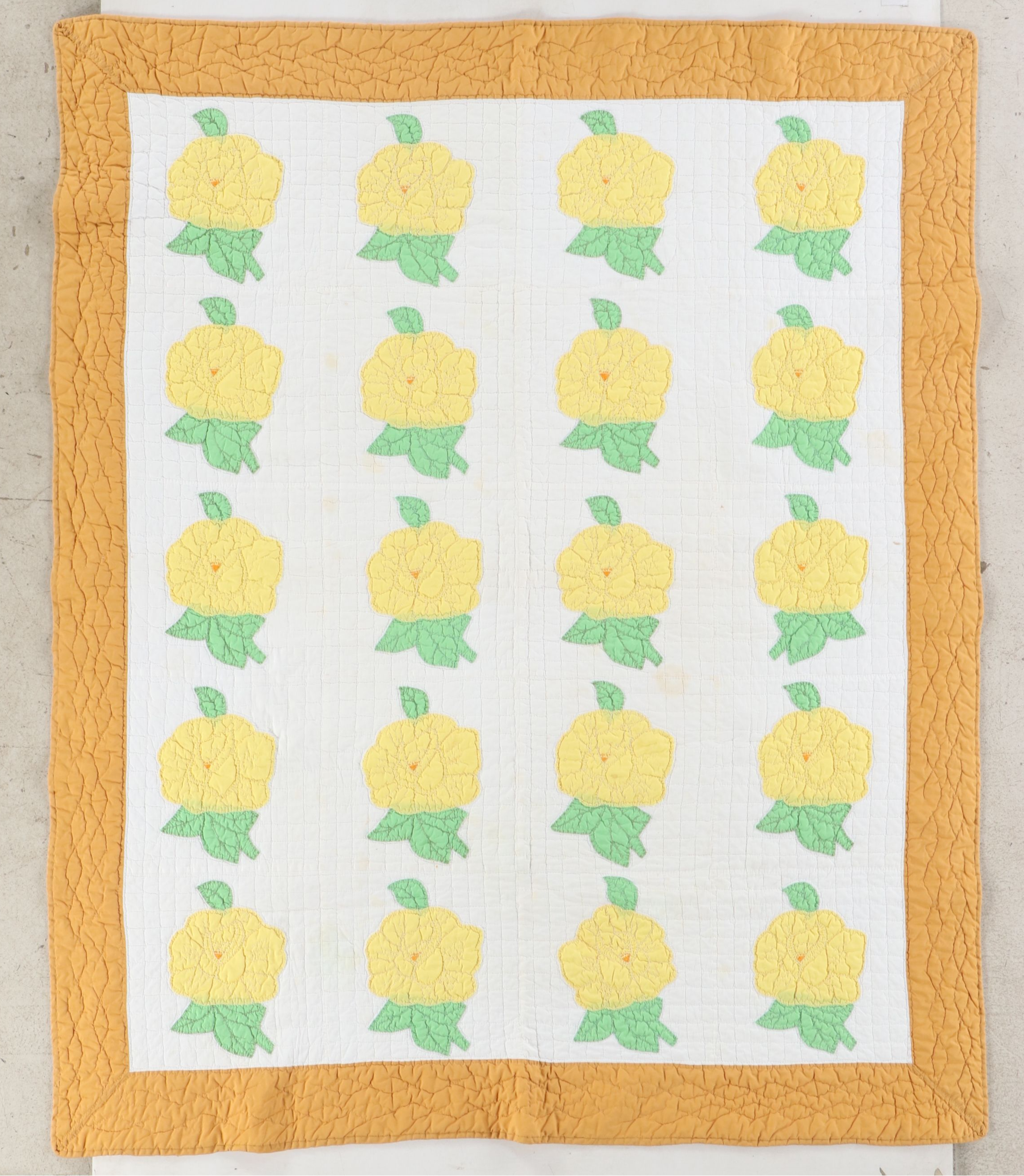 Wooden Blanket Rack with Floral Appliqué Quilt