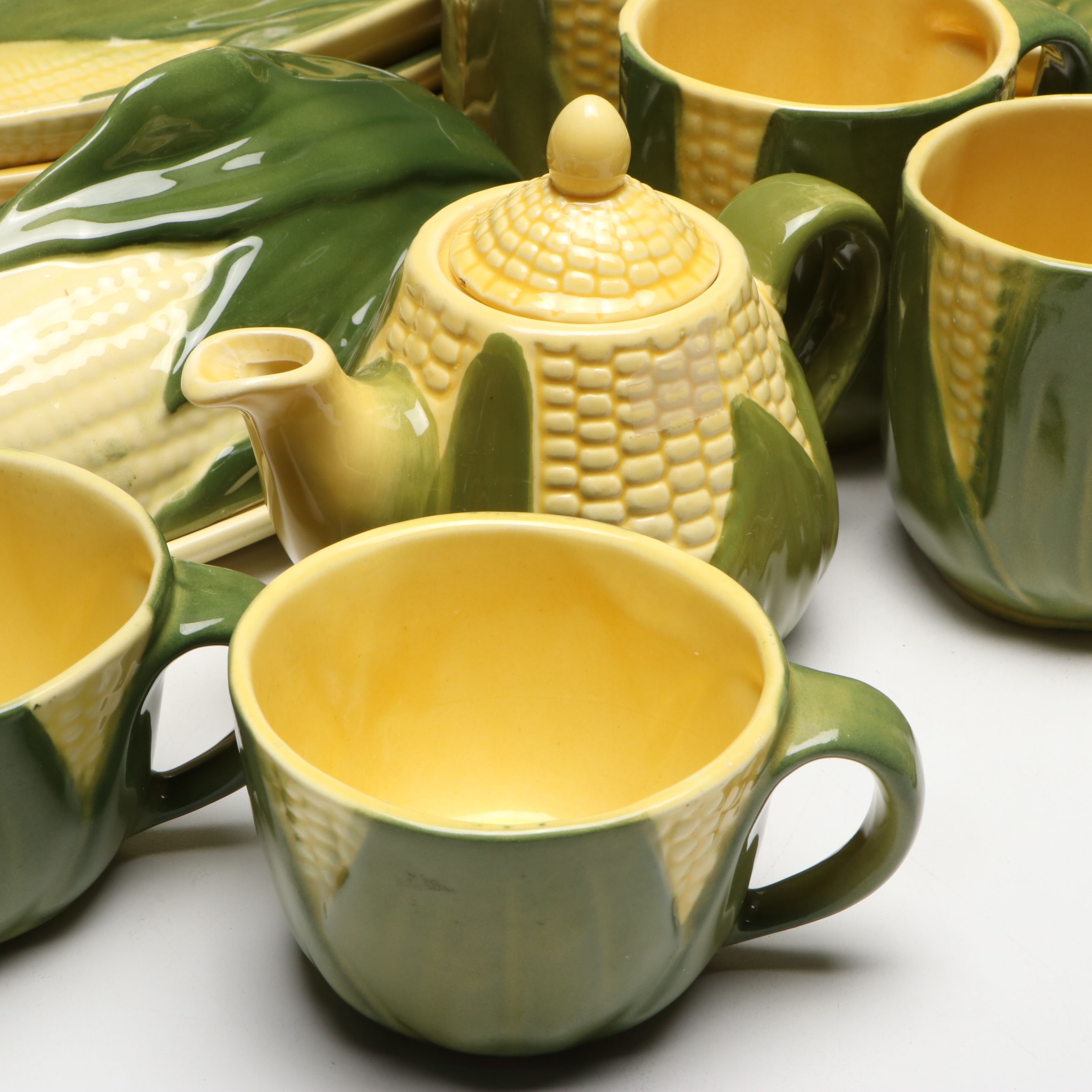 Shawnee "Corn King" and "Corn Queen" Novelty Ceramic Tableware, 20th C.