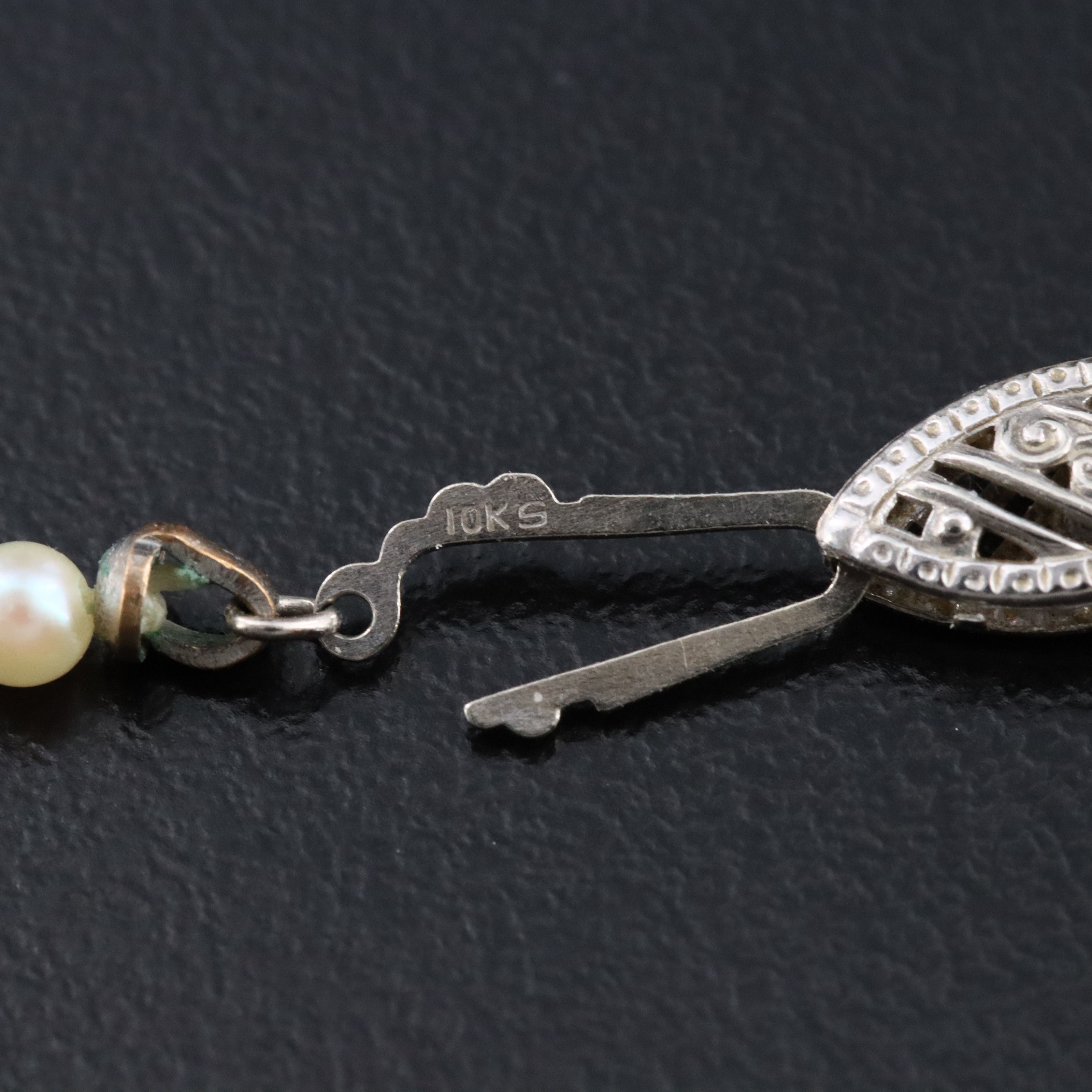 Graduated Pearl Necklace with 10K Clasp