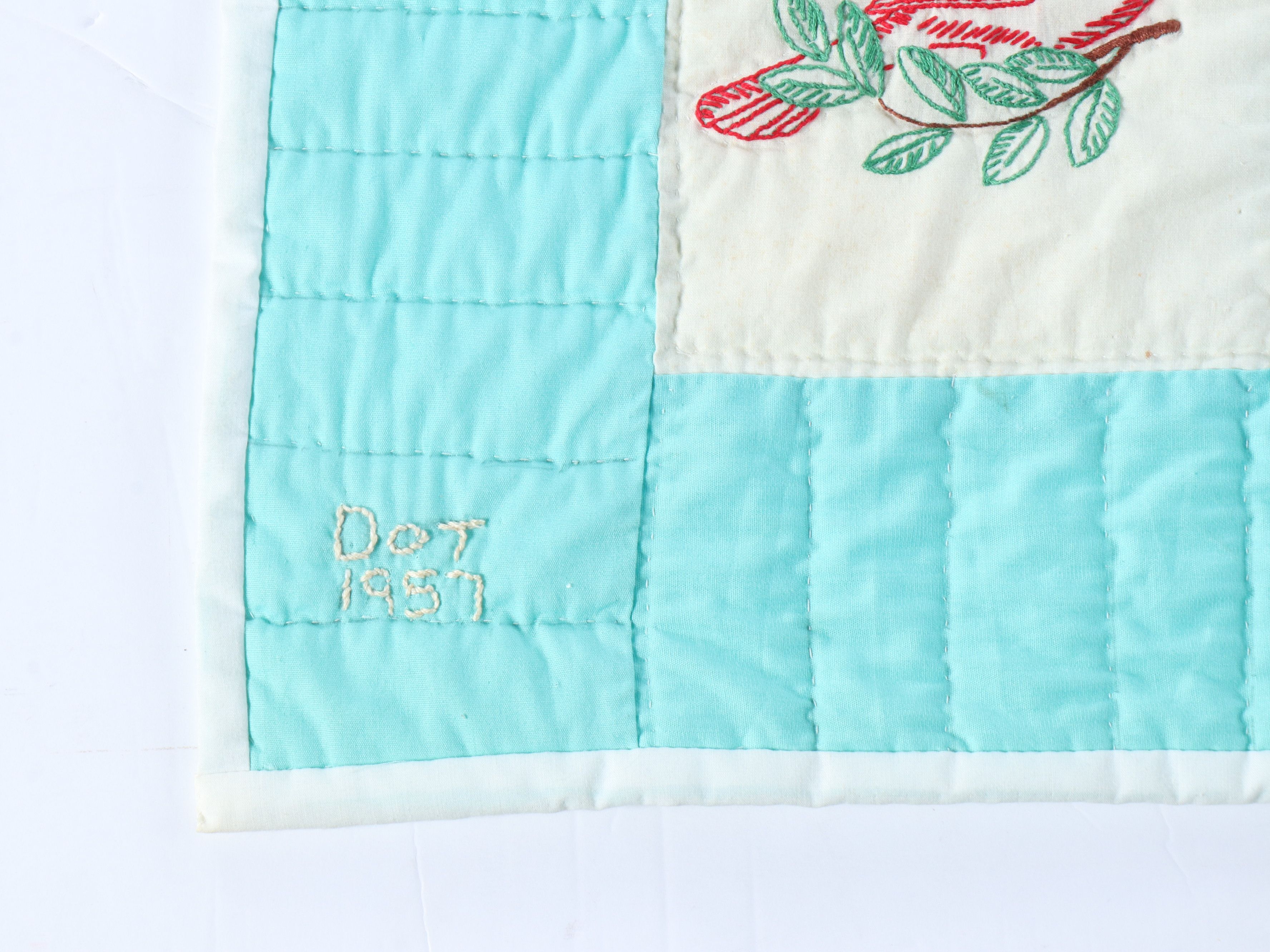 Embroidered State Bird Quilt with Wood Quilt Stand