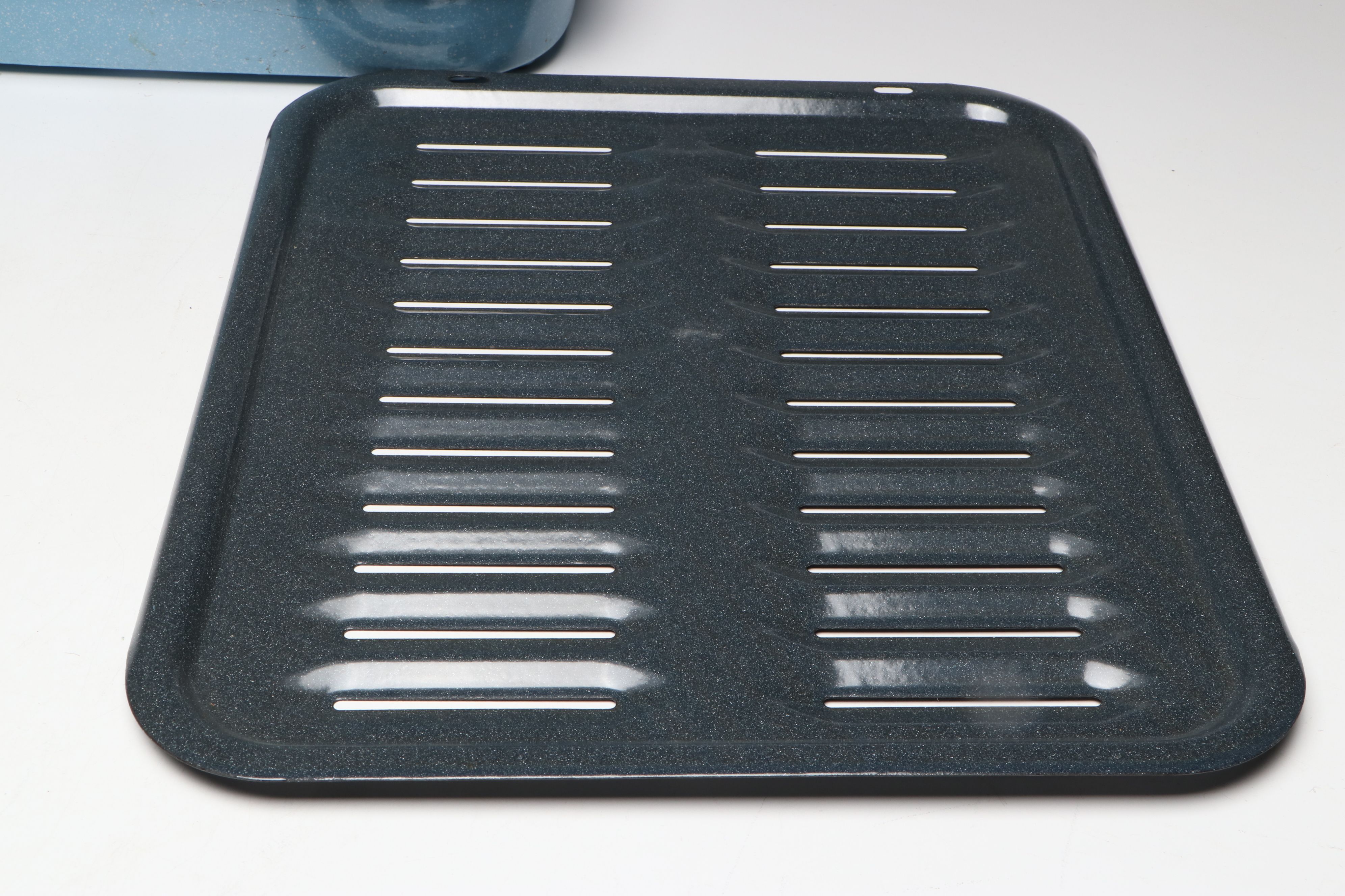 Ema-Lion Speckled Baker with Other Enamelware Pans, 20th Century