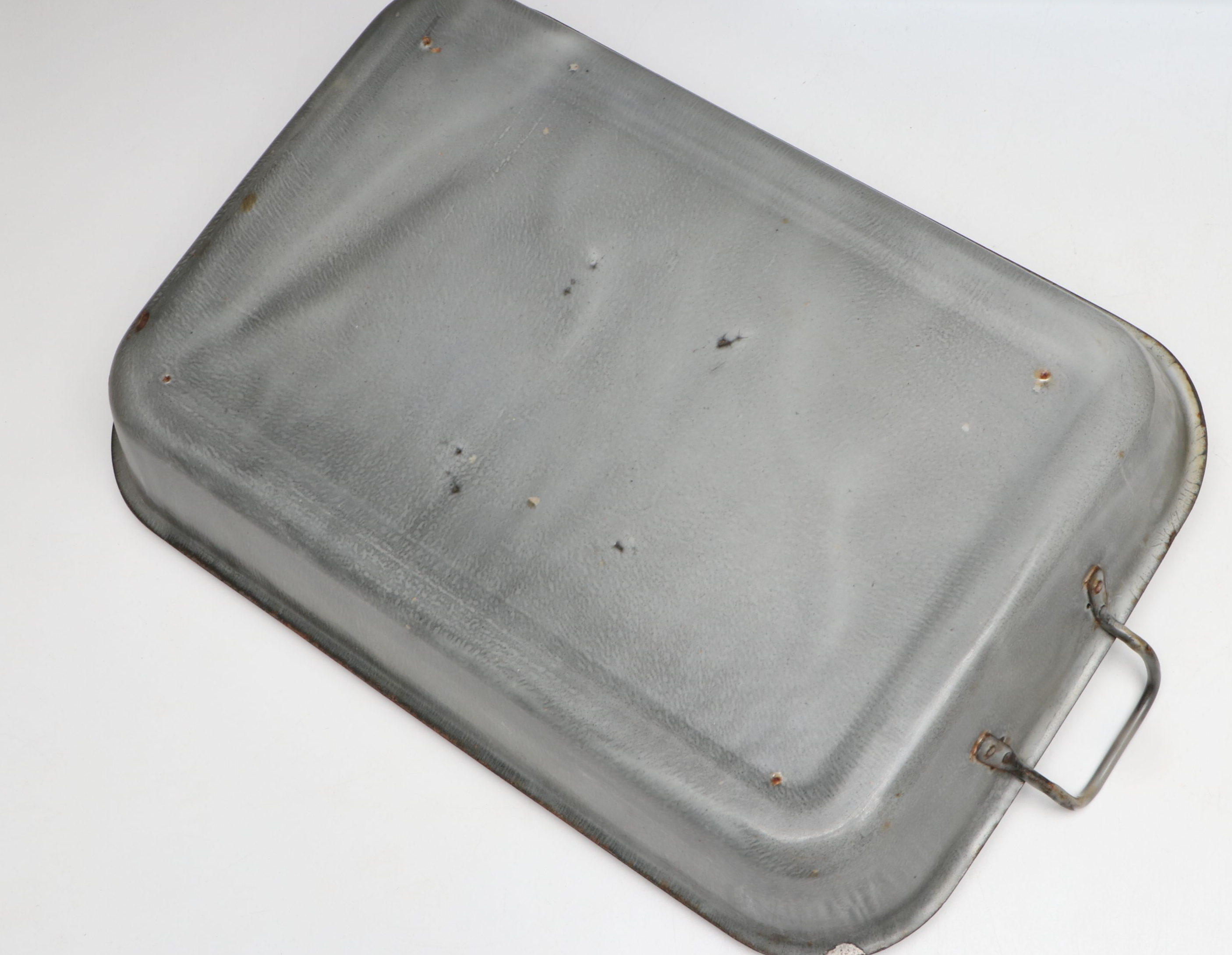 Ema-Lion Speckled Baker with Other Enamelware Pans, 20th Century