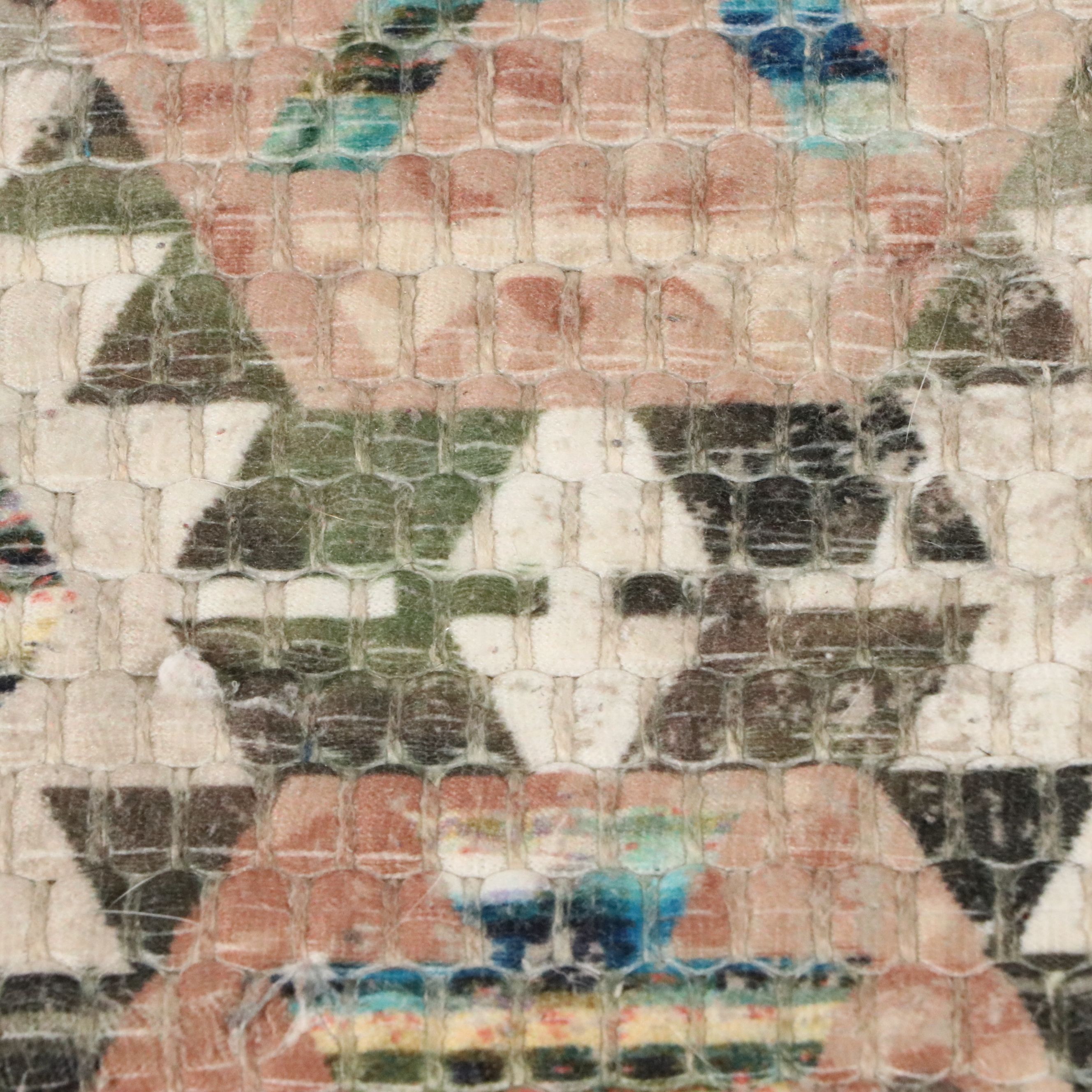 2'3 x 3'11 Machine Made and Printed Aztec "Blush" Accent Rug