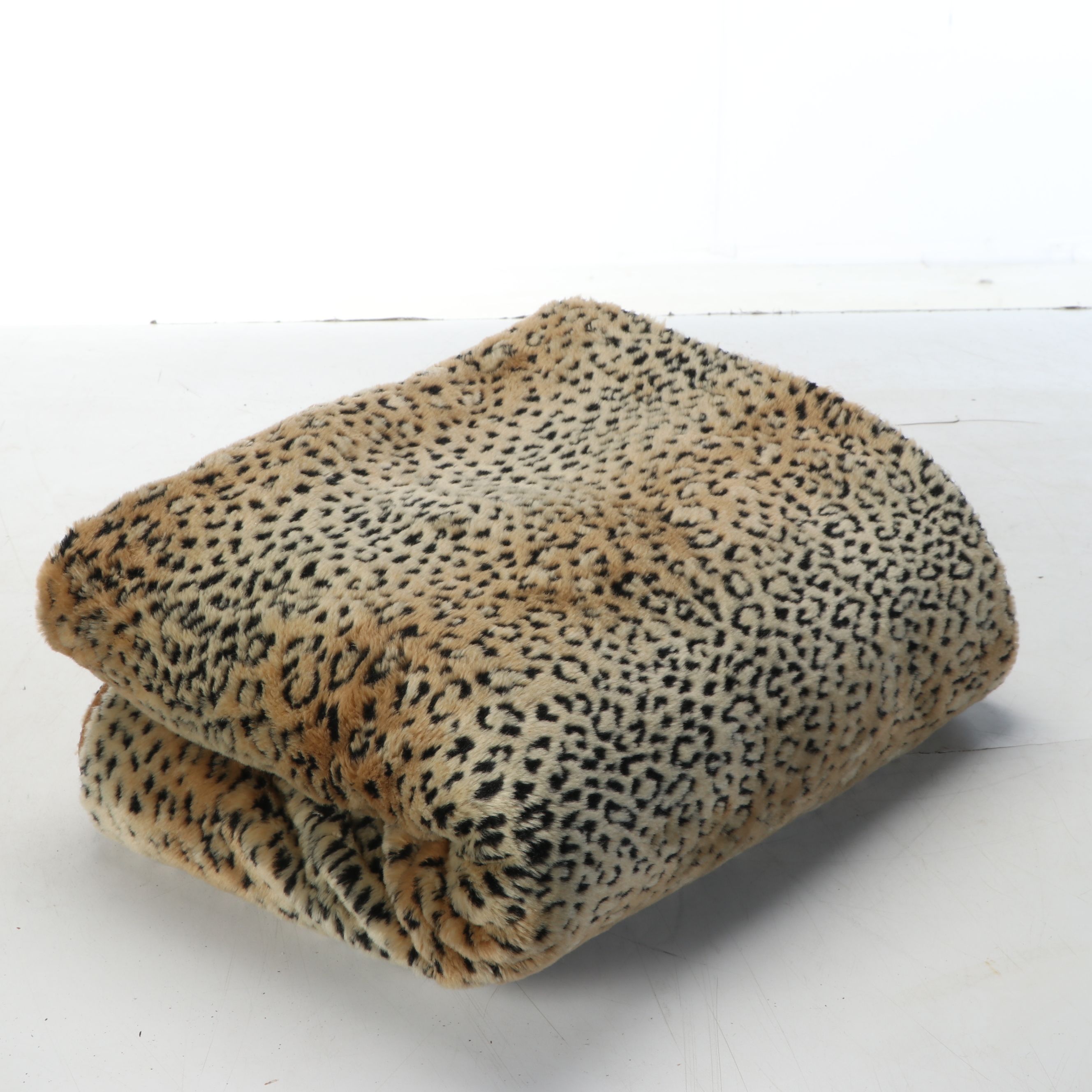 Silverado Home Throw Blanket with Pair of Metal Candle Holders